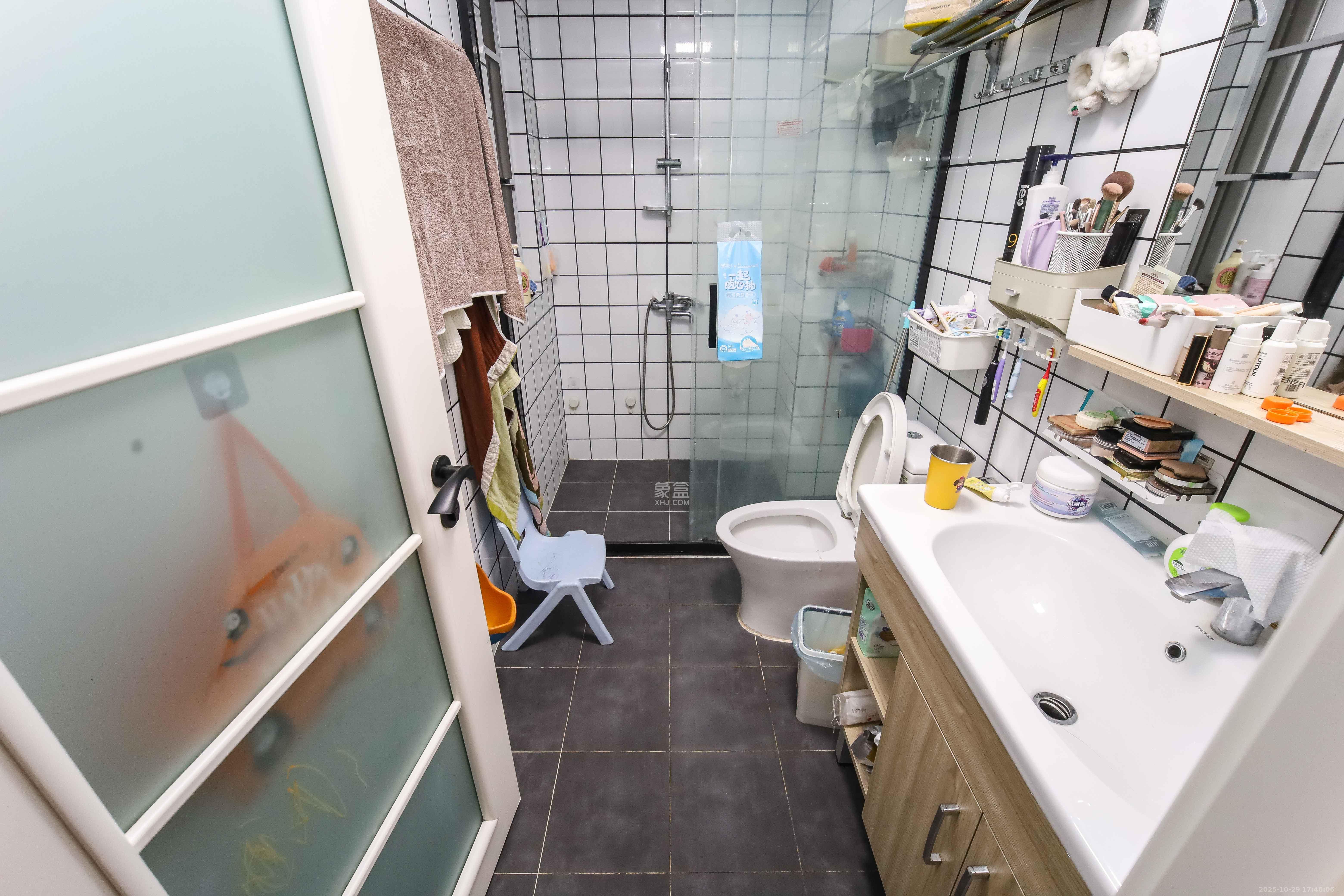 金地格林公馆  3室2厅1卫    145.0万卫生间