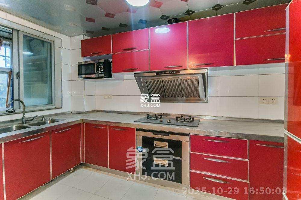 四季星城  3室2厅2卫    1700.0元/月 四季星城  3室2厅2卫    1700.0元/月室内图