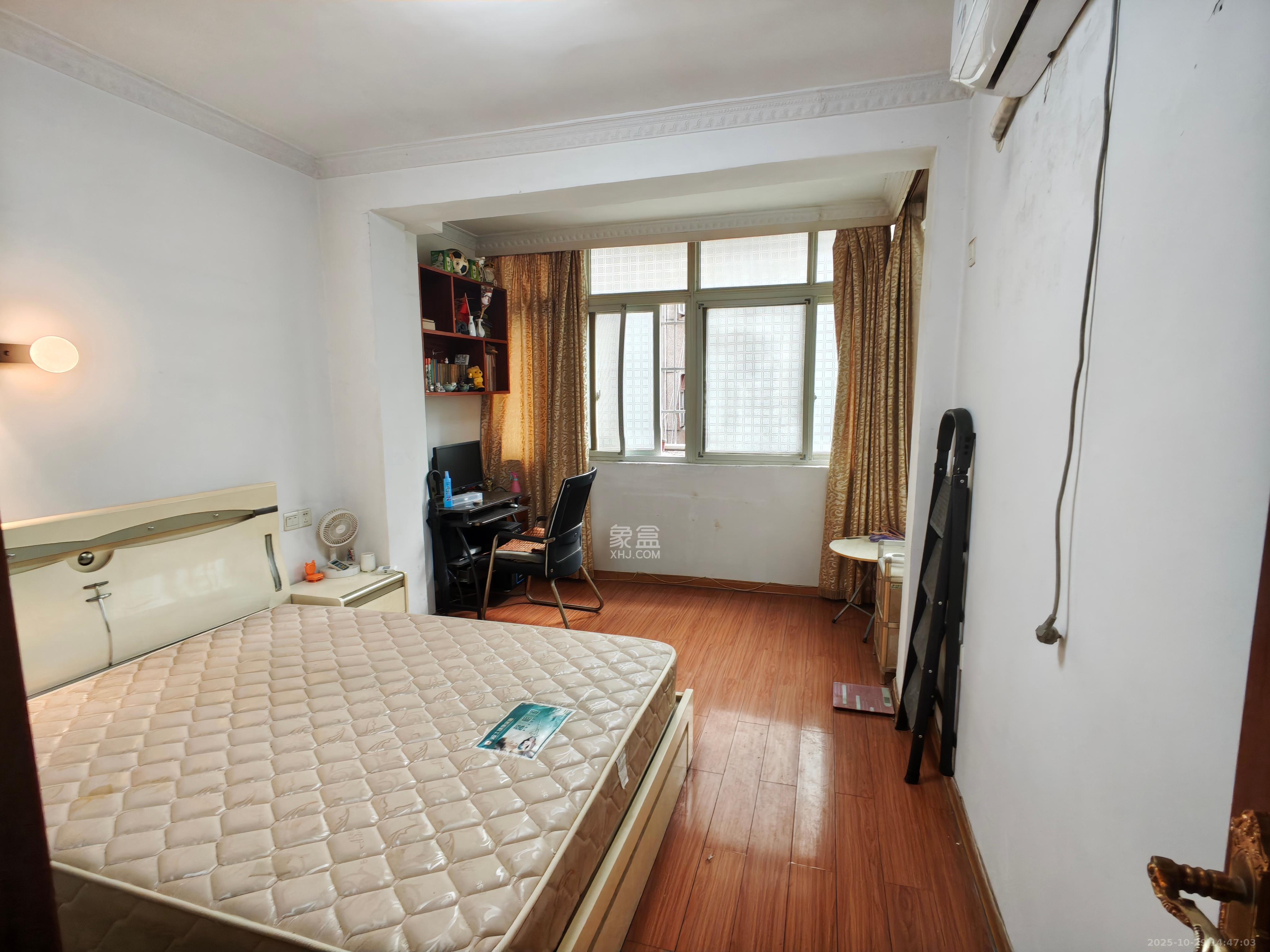 营山巷28号（营山巷小区）  1室1厅1卫    1300.0元/月室内图