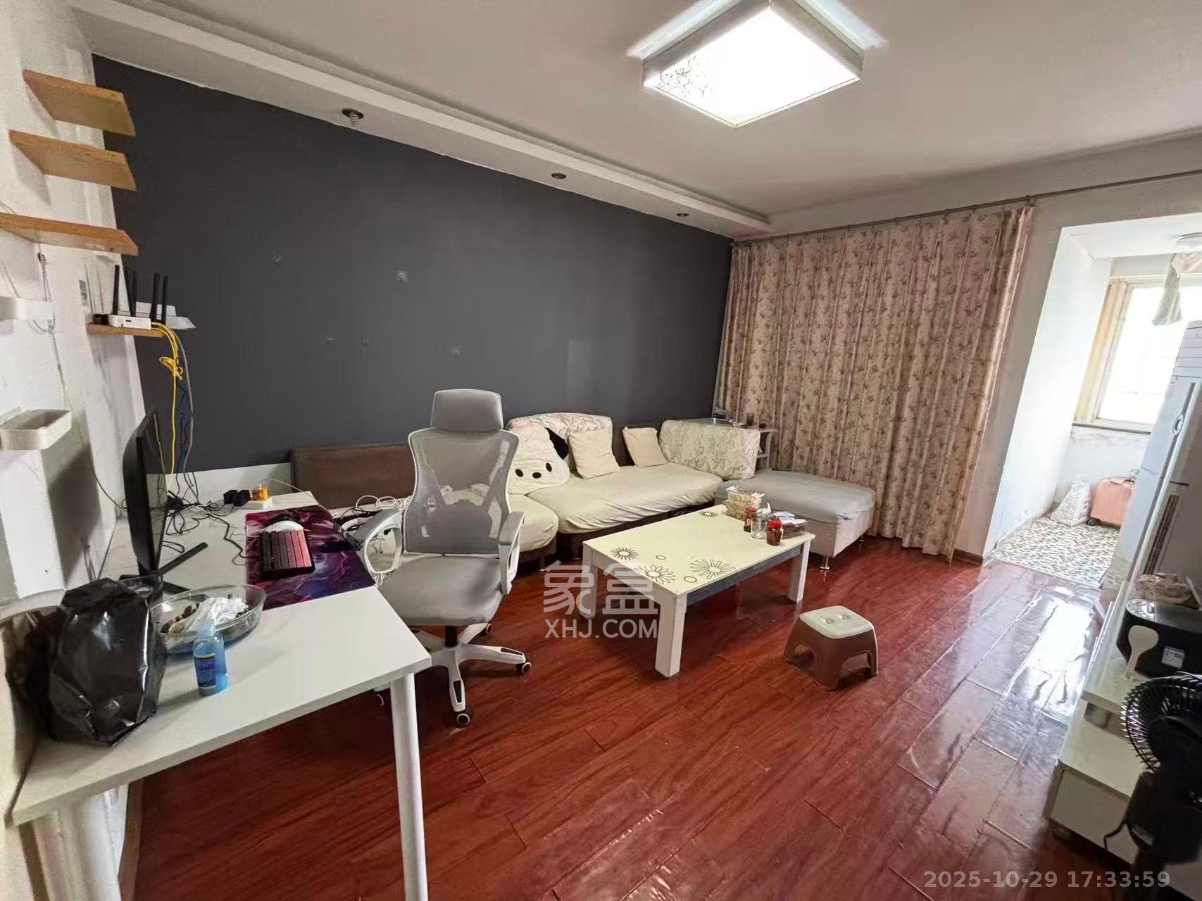 金碧文华  1室1厅1卫    1500.0元/月室内图