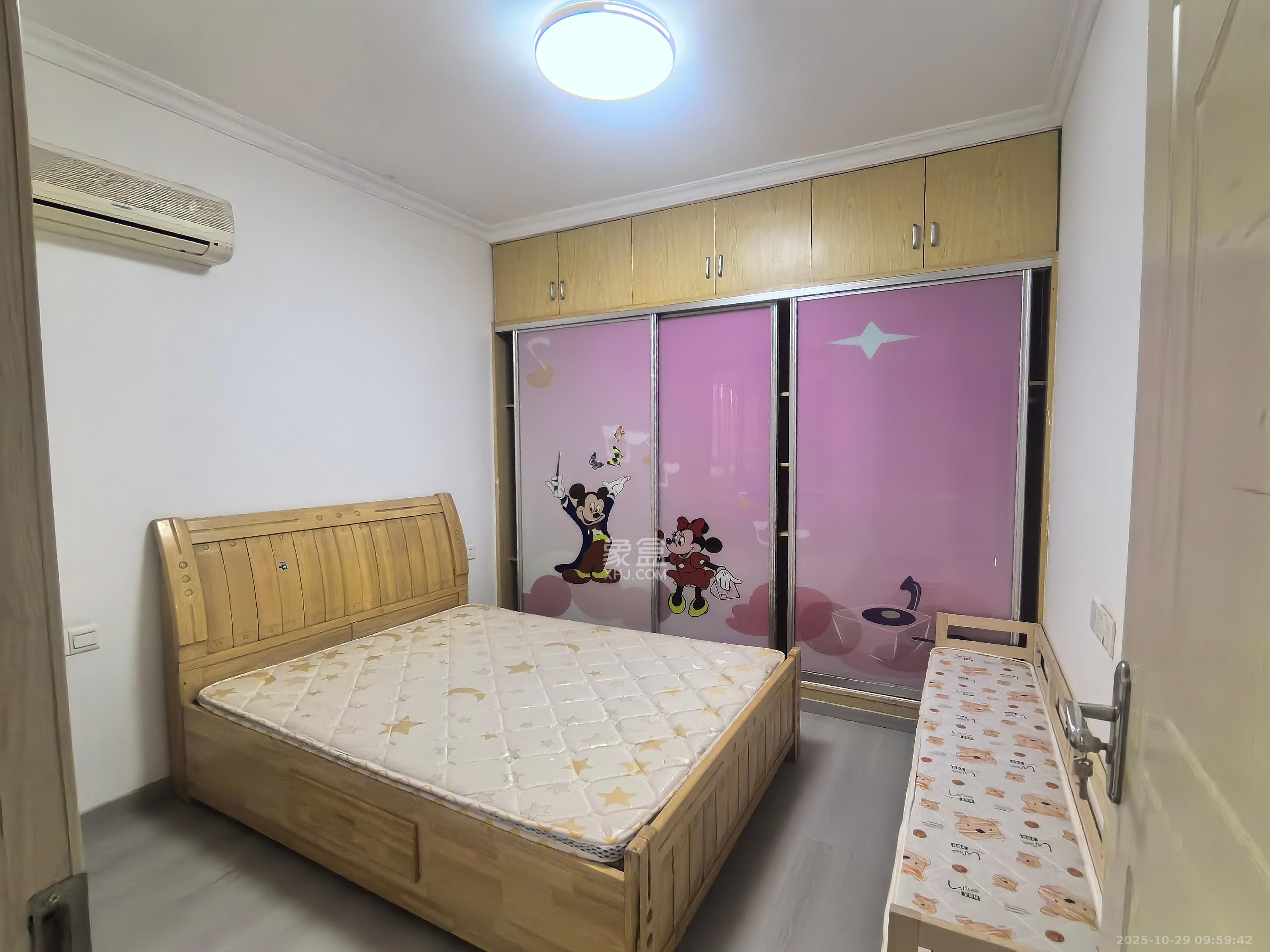 南郡雅园 2室2厅1卫 1300.0元/月 南郡雅园 2室2厅1卫 1300.0元/月室内图