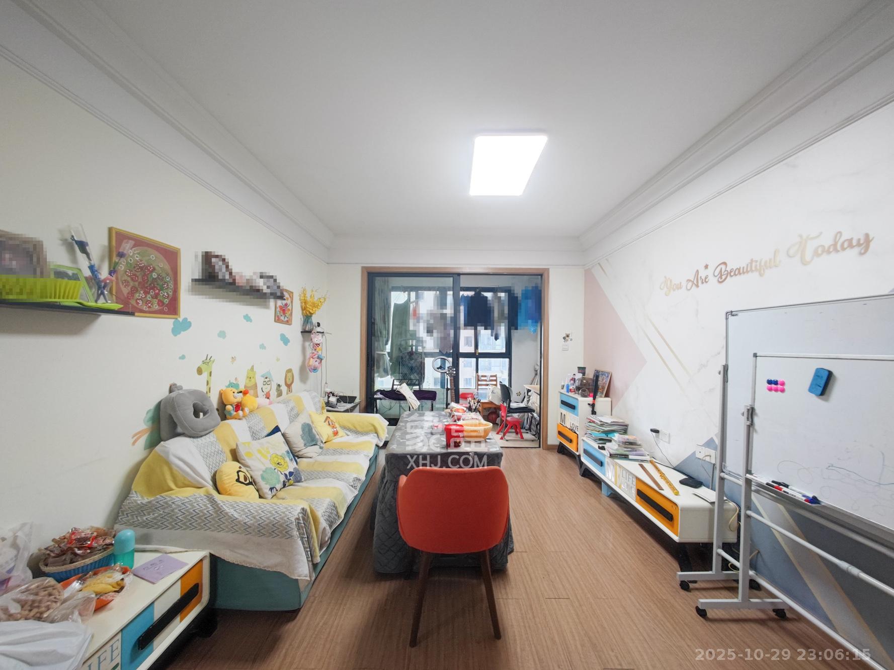 五矿万境蓝山  2室2厅1卫    63.0万客厅