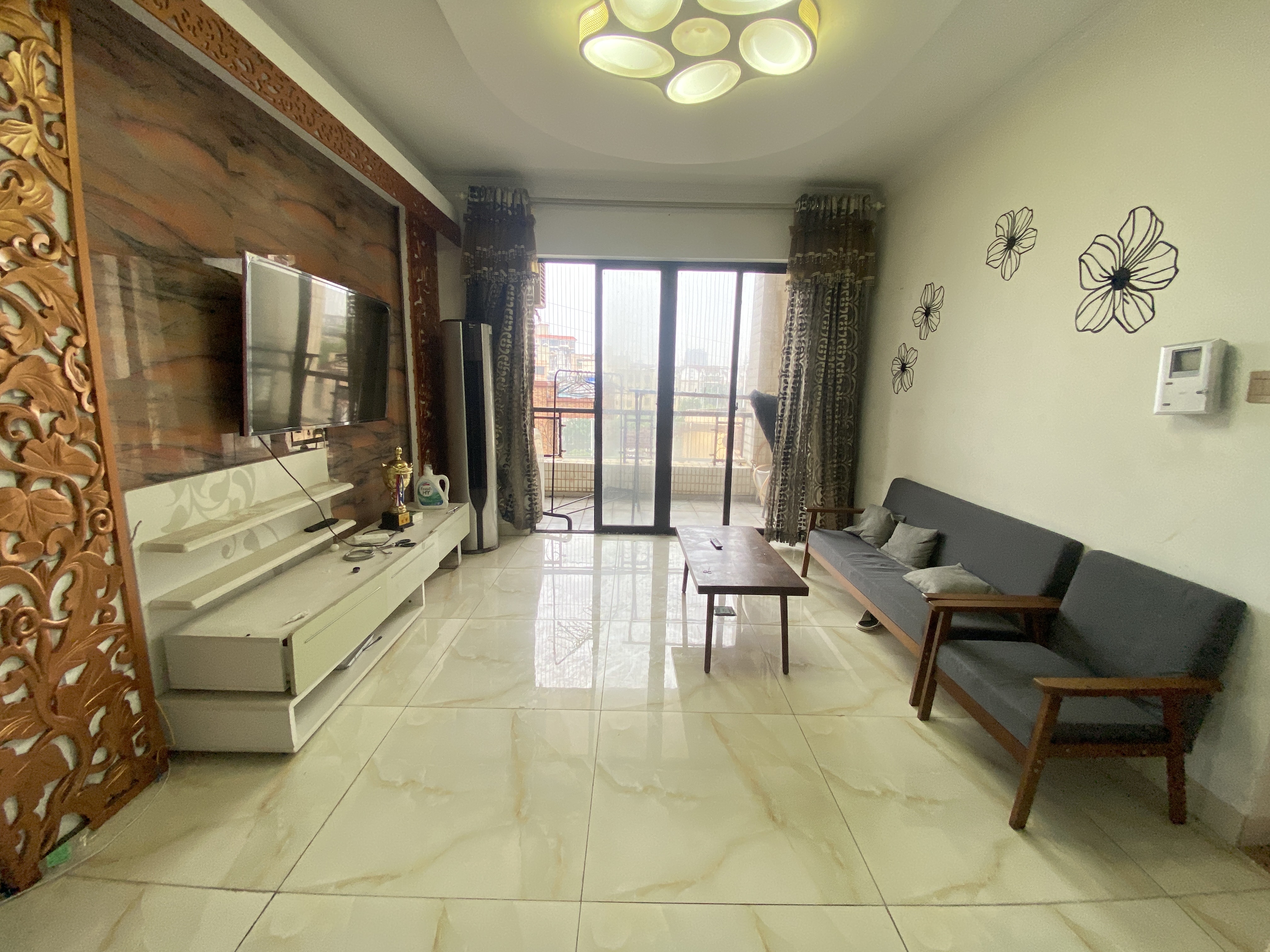 滨江帝景一期  2室1厅1卫    2100.0元/月室内图