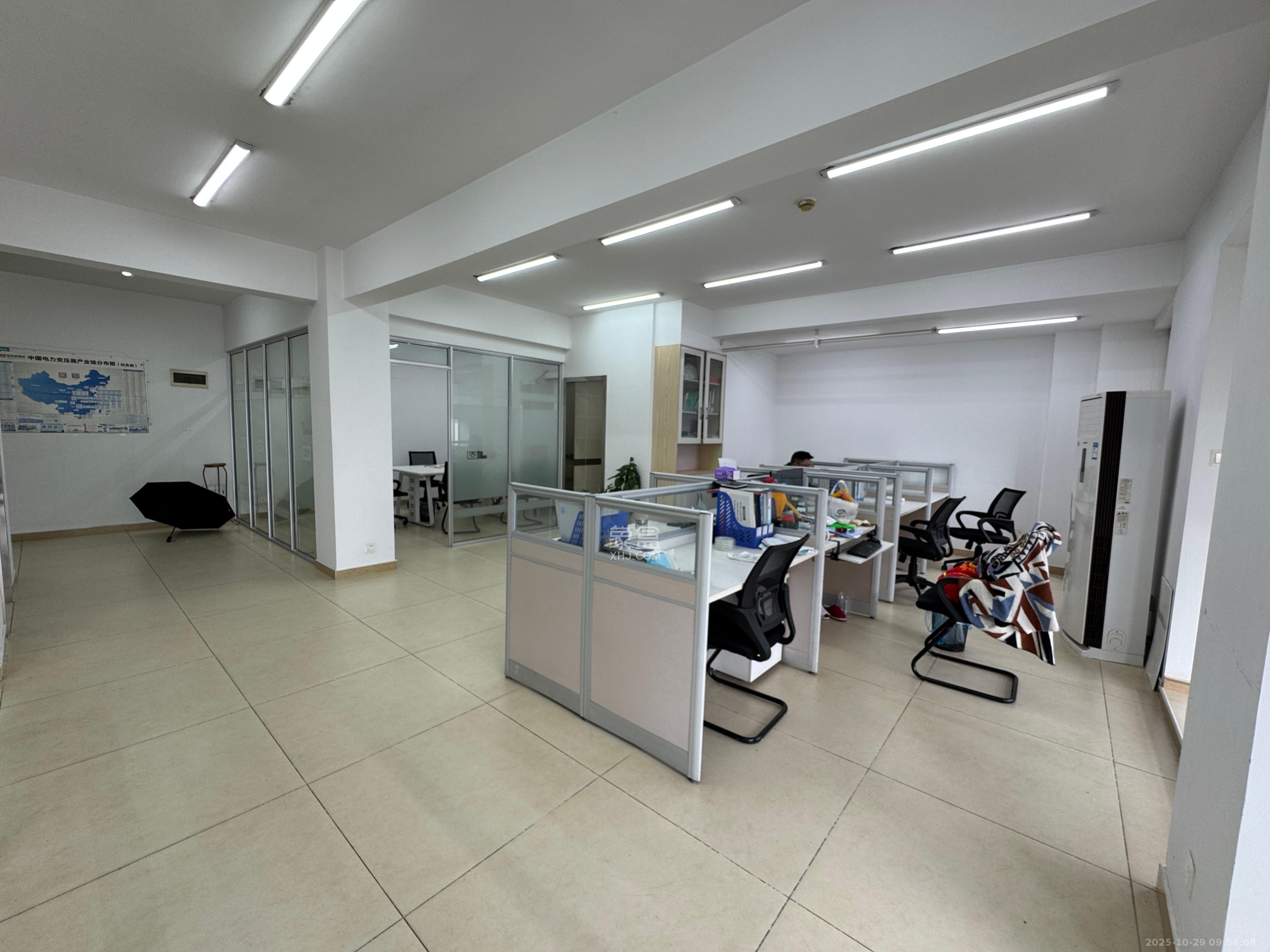 长房中庭国际（东郡华蓉广场）  2室2厅1卫    6800.0元/月室内图