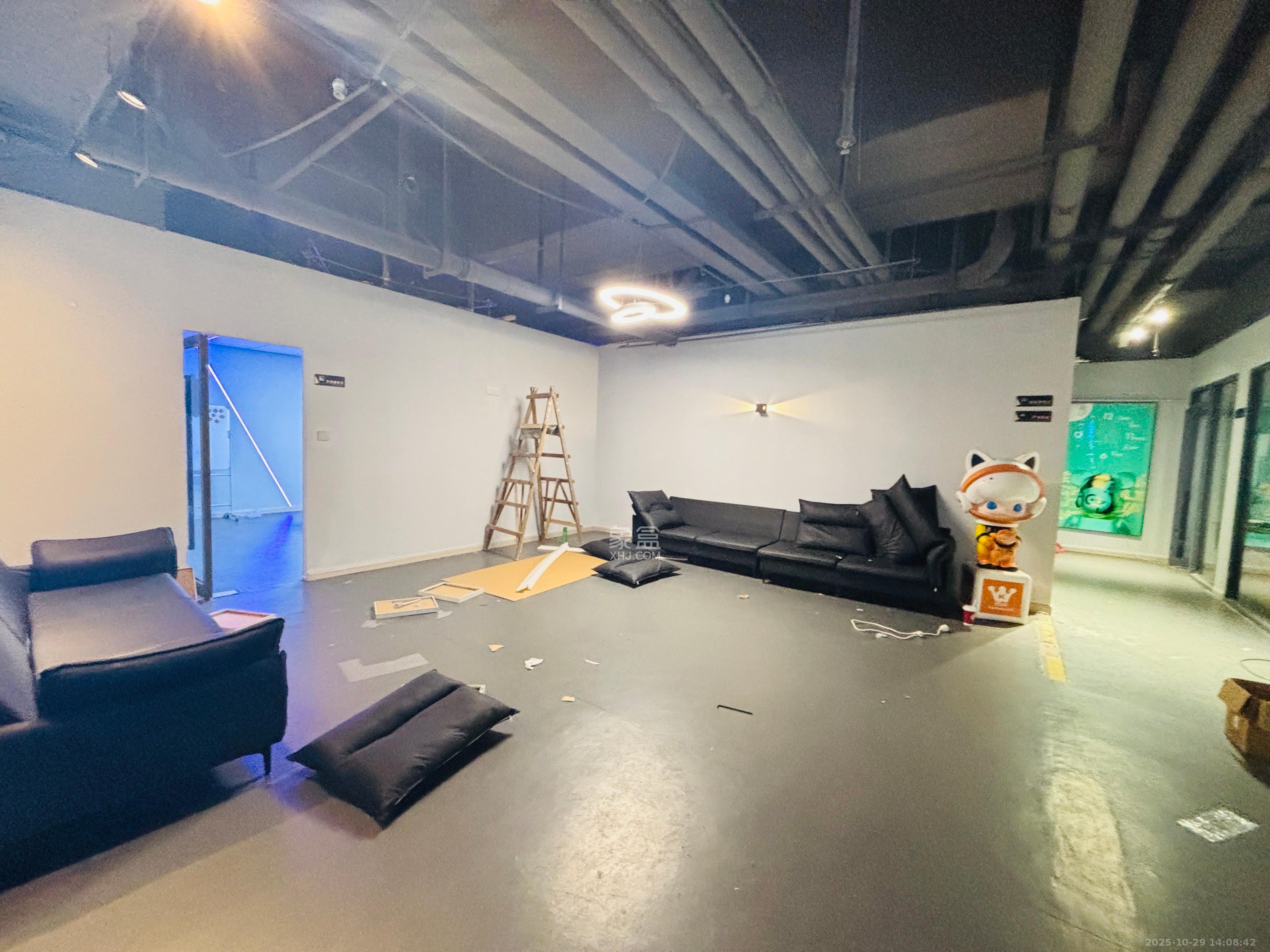 金领家族   280.0㎡      5500.0元/月室内图