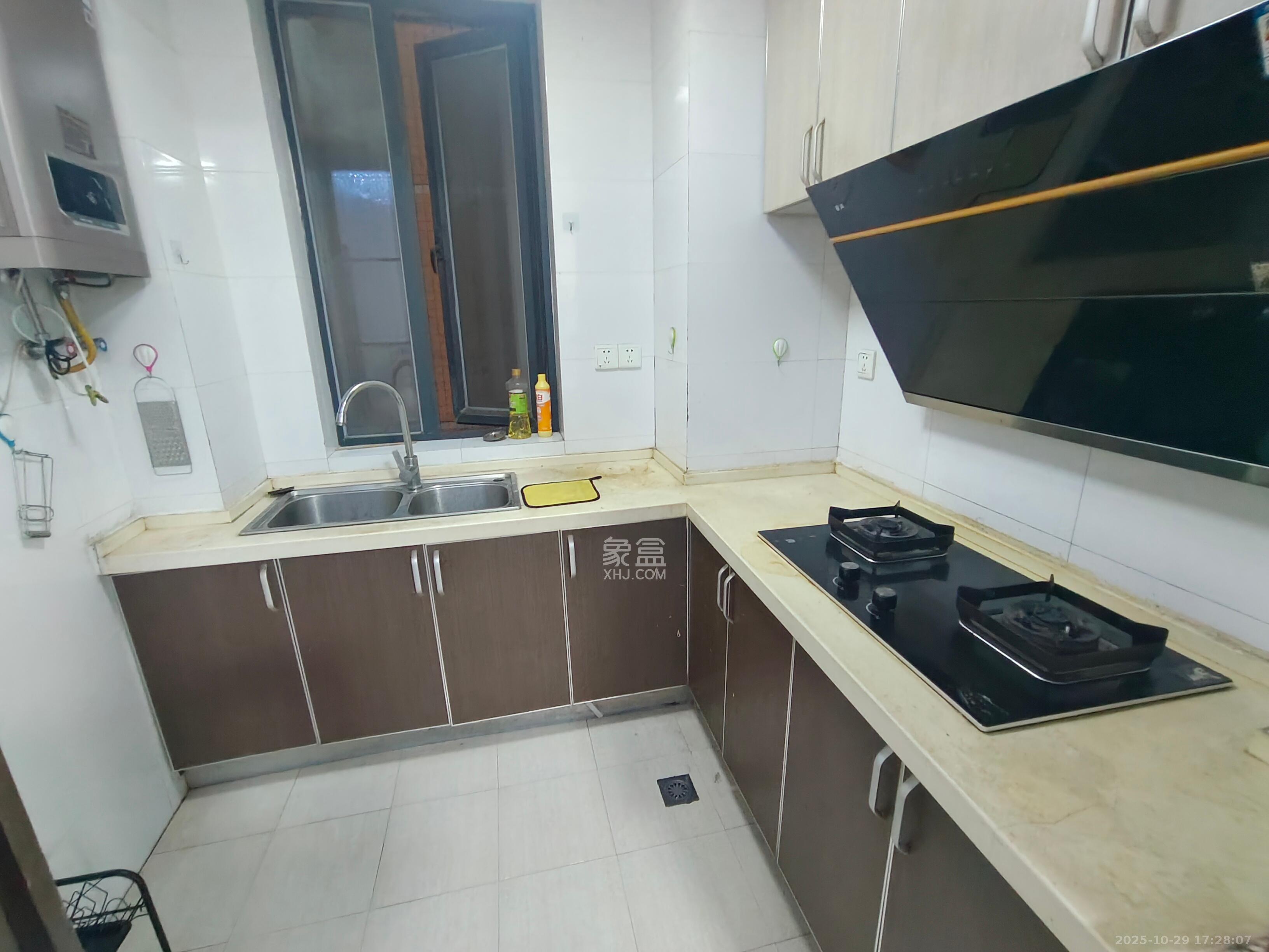 凯通国际城(凯通朝庭)  2室1厅1卫    2500.0元/月 凯通国际城(凯通朝庭)  2室1厅1卫    2500.0元/月室内图