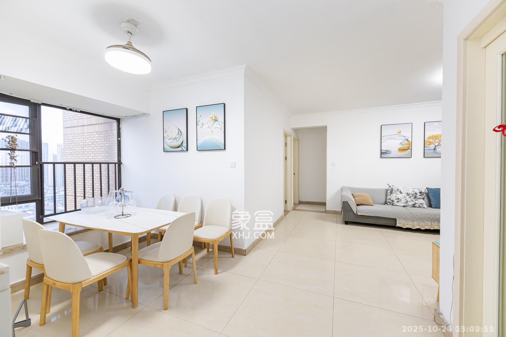 时代倾城一期  3室2厅2卫    2200.0元/月 时代倾城一期  3室2厅2卫    2200.0元/月室内图