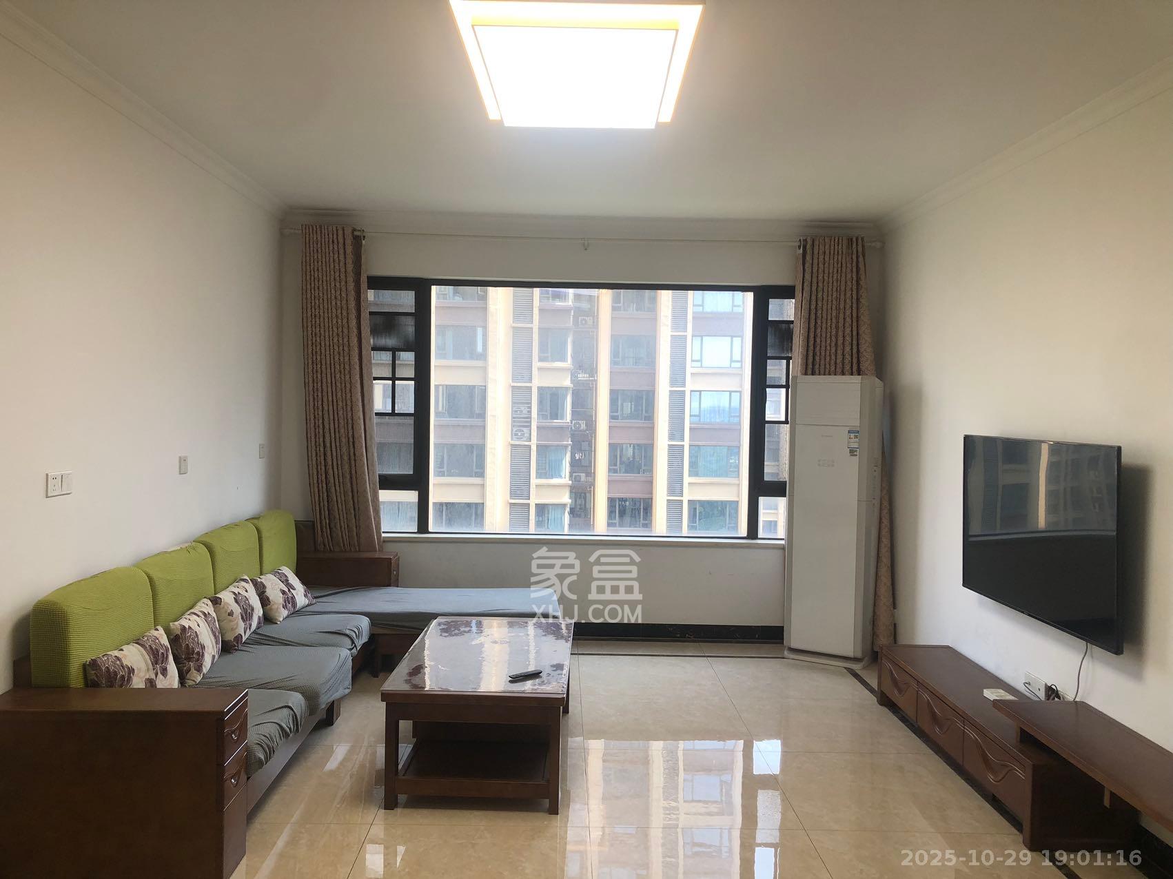 阳光城尚东湾青云苑 3室2厅1卫 2600.0元/月 阳光城尚东湾青云苑 3室2厅1卫 2600.0元/月室内图