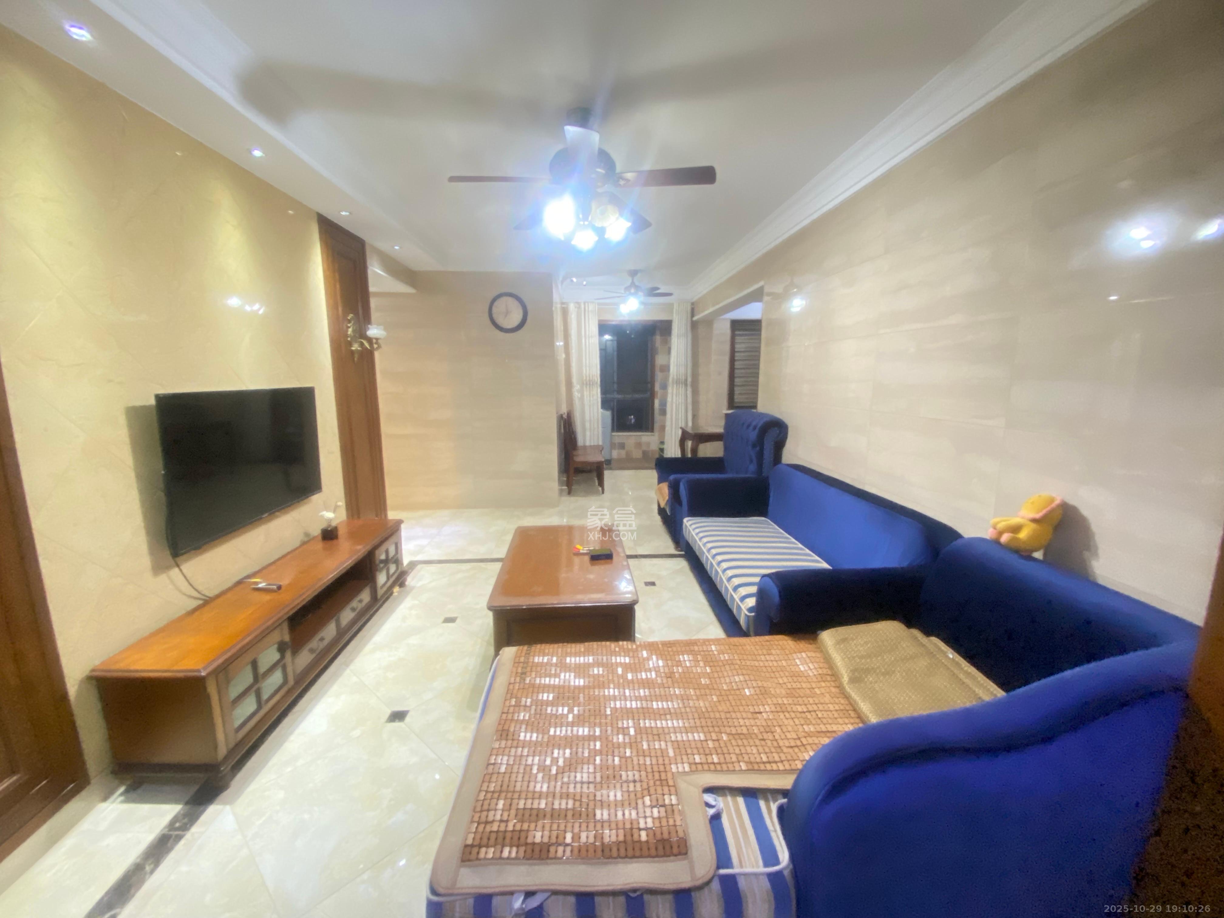 钱隆世家  2室2厅1卫    2000.0元/月室内图