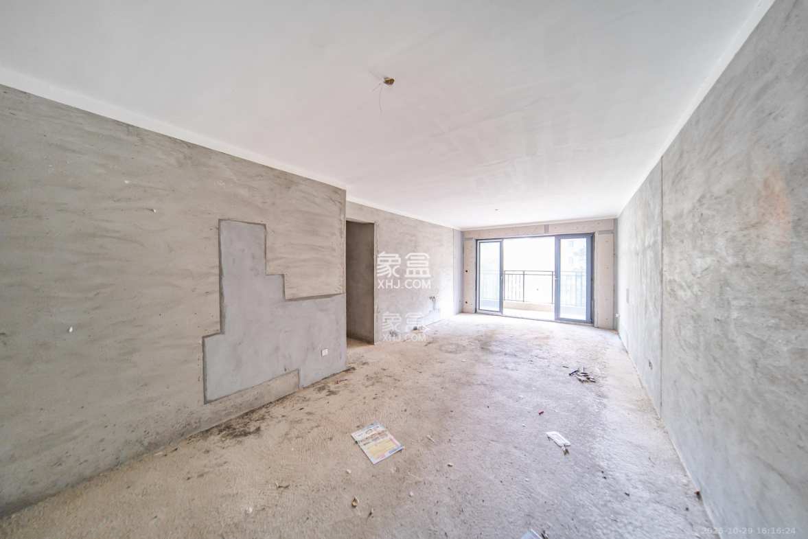 梦想滨江左岸 4室2厅2卫 65.0万 梦想滨江左岸 4室2厅2卫 65.0万客厅