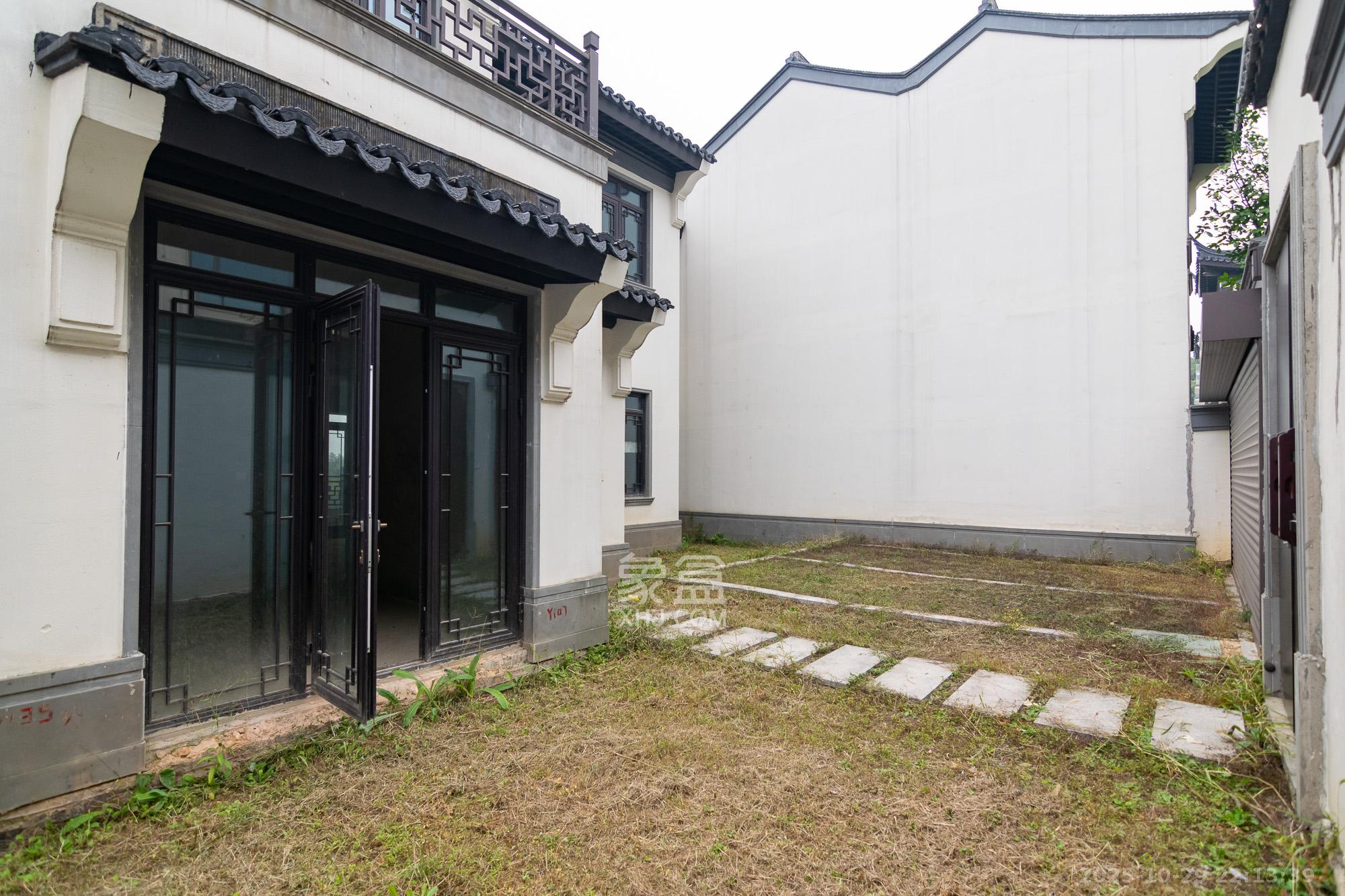 绿城高尔夫小镇  6室3厅4卫    550.0万 绿城高尔夫小镇  6室3厅4卫    550.0万其他