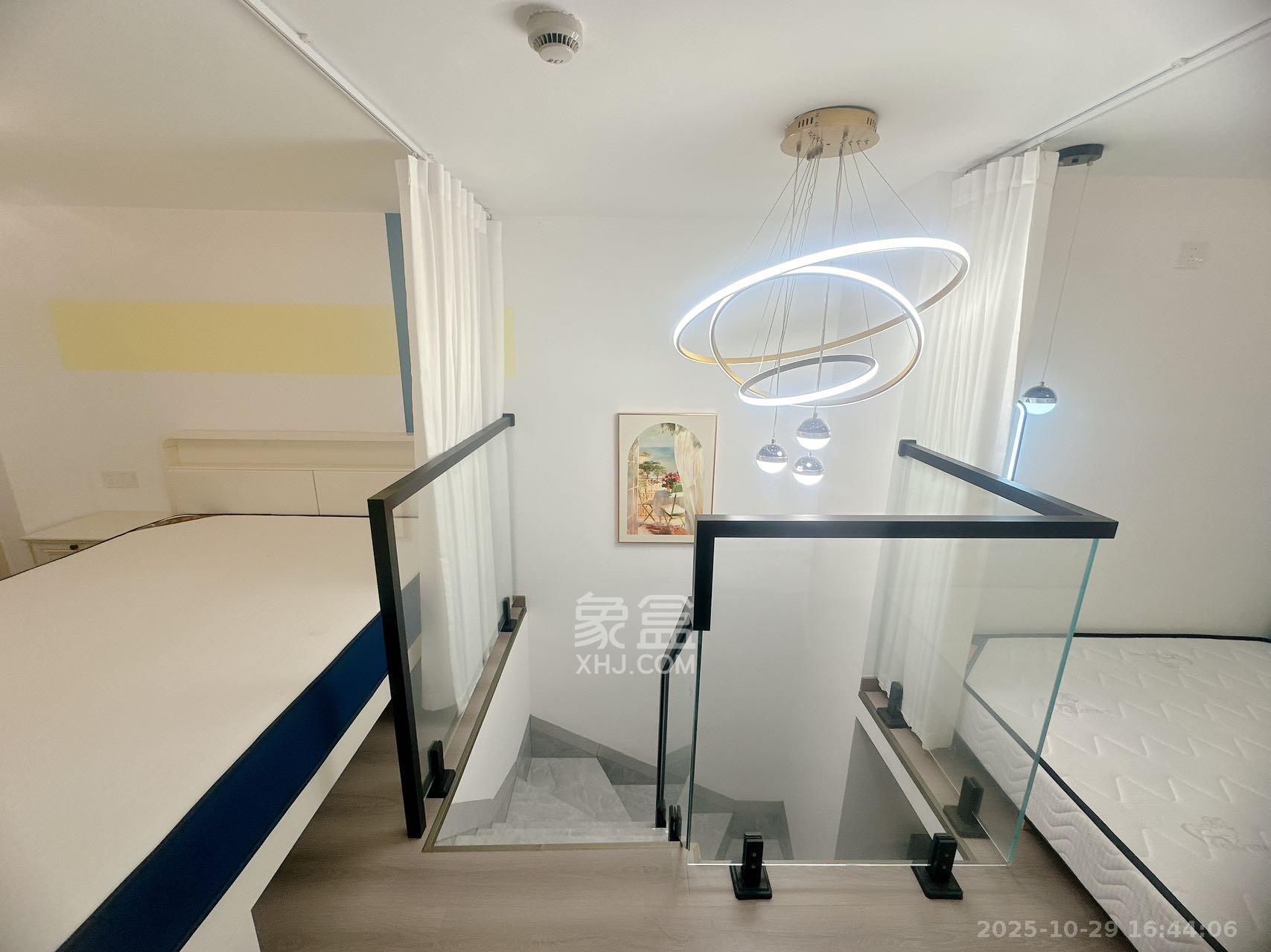 卓越中寰 2室1厅1卫 2200.0元/月 卓越中寰 2室1厅1卫 2200.0元/月室内图