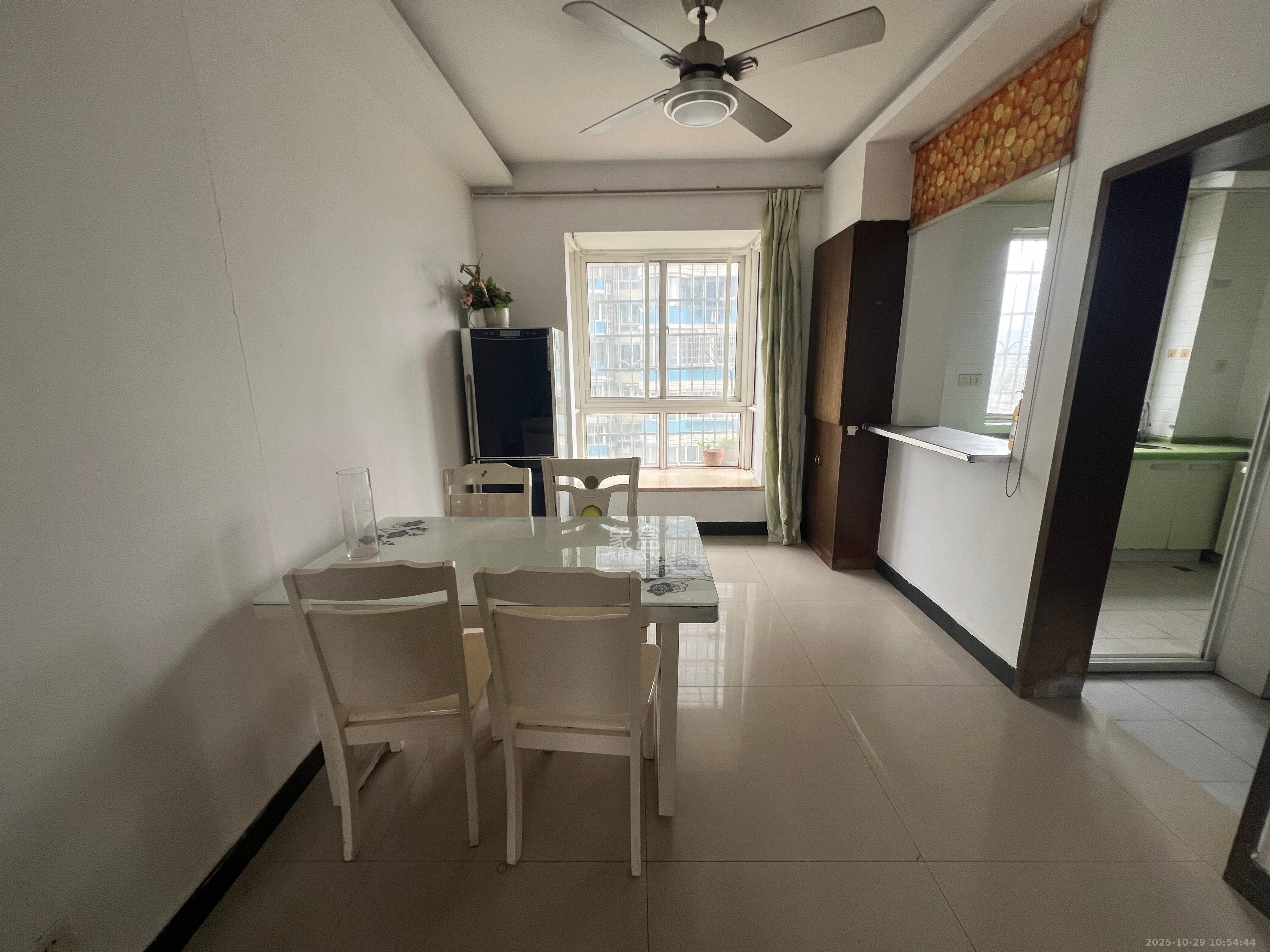 滨湖嘉园(湖滨小区)  2室2厅2卫    2500.0元/月 滨湖嘉园(湖滨小区)  2室2厅2卫    2500.0元/月室内图