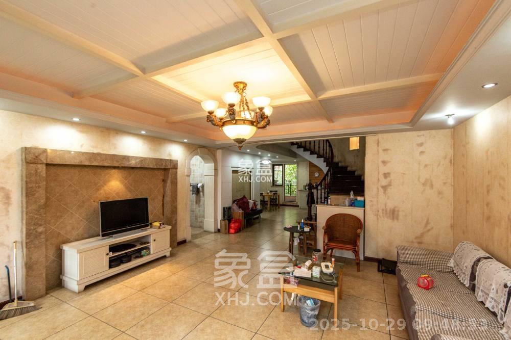 中城丽景香山园 5室2厅2卫 6000.0元/月 中城丽景香山园 5室2厅2卫 6000.0元/月室内图