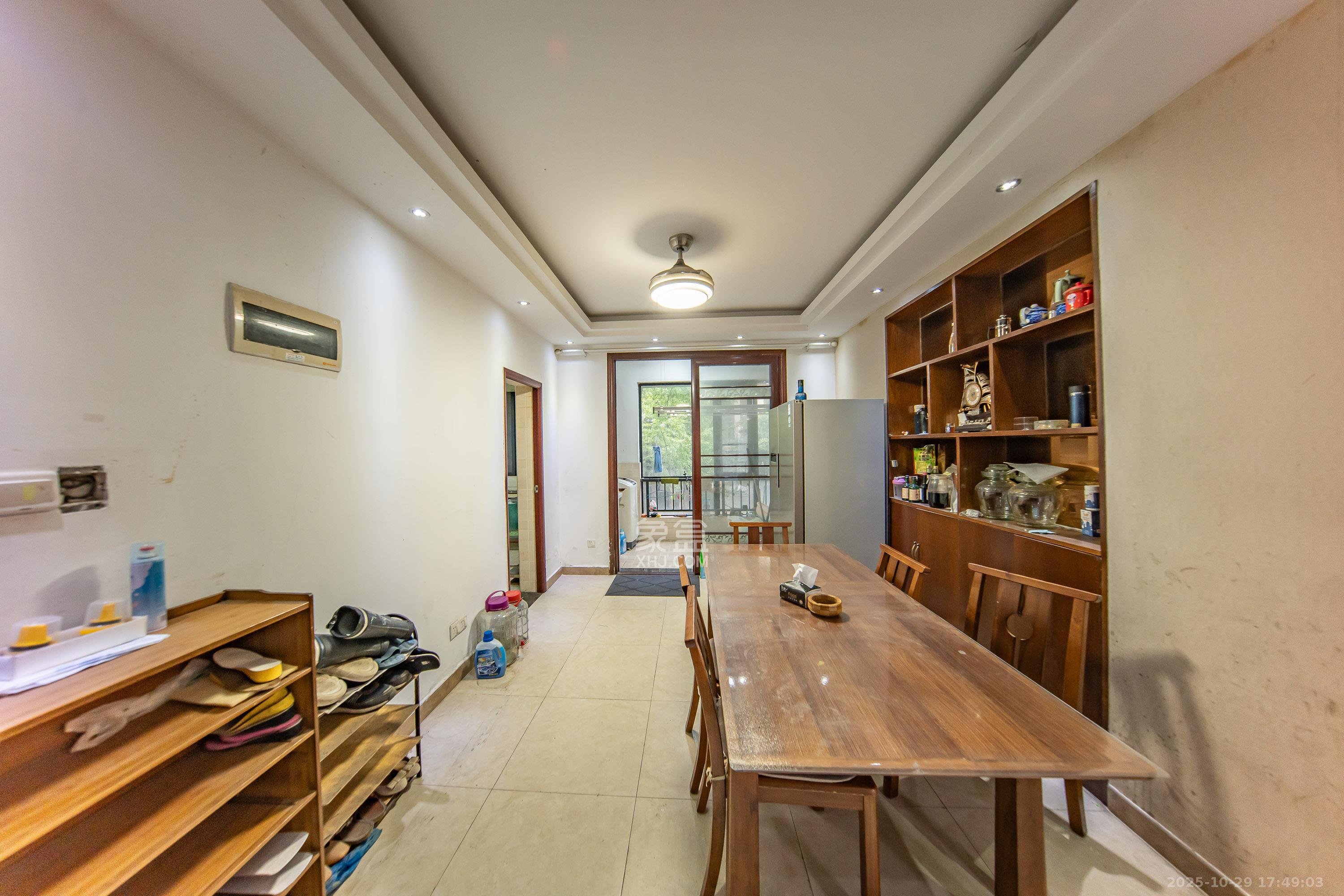 中建麓山和苑 3室2厅2卫 75.0万 中建麓山和苑 3室2厅2卫 75.0万客厅