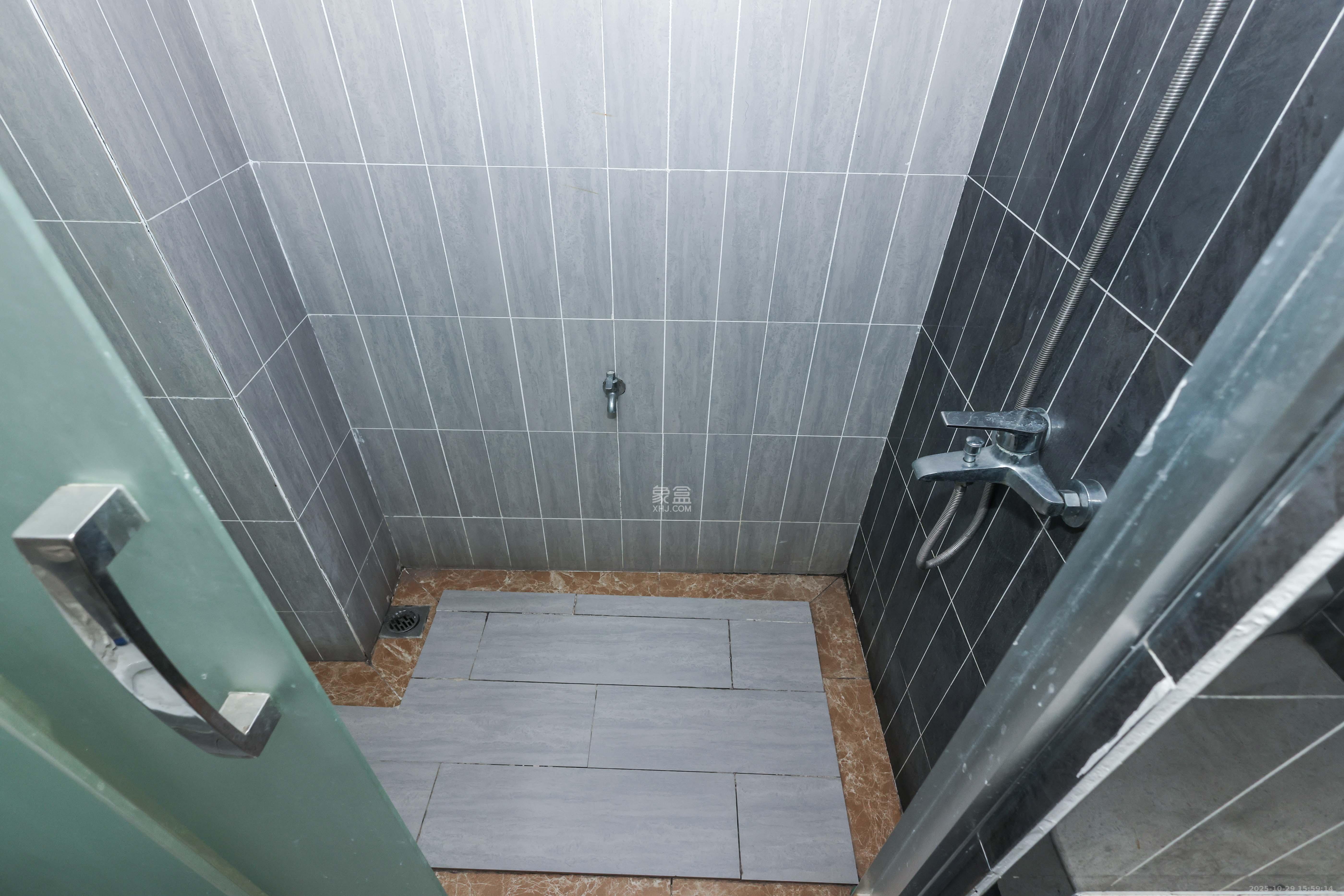 天元涉外景园B区  2室1厅1卫    78.7万卫生间