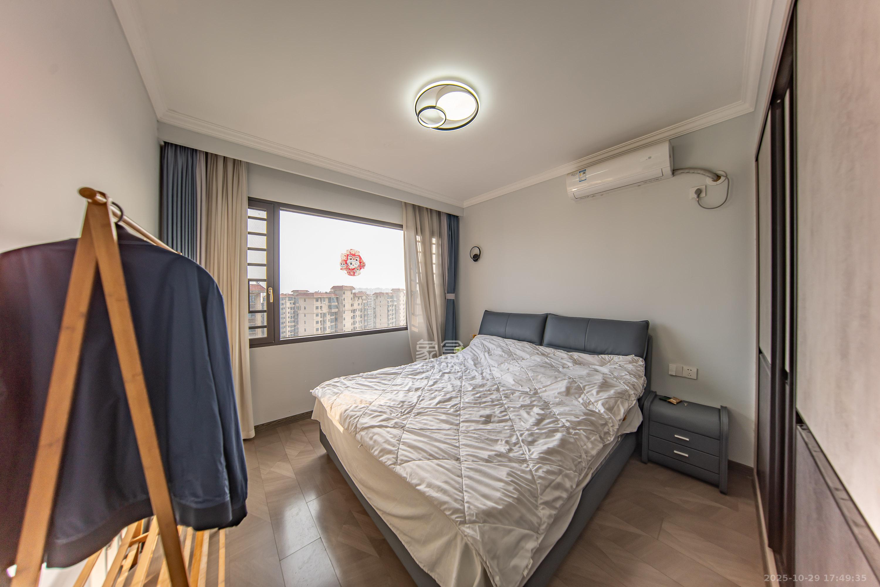 江山帝景哈佛  3室2厅1卫    82.5万卧室