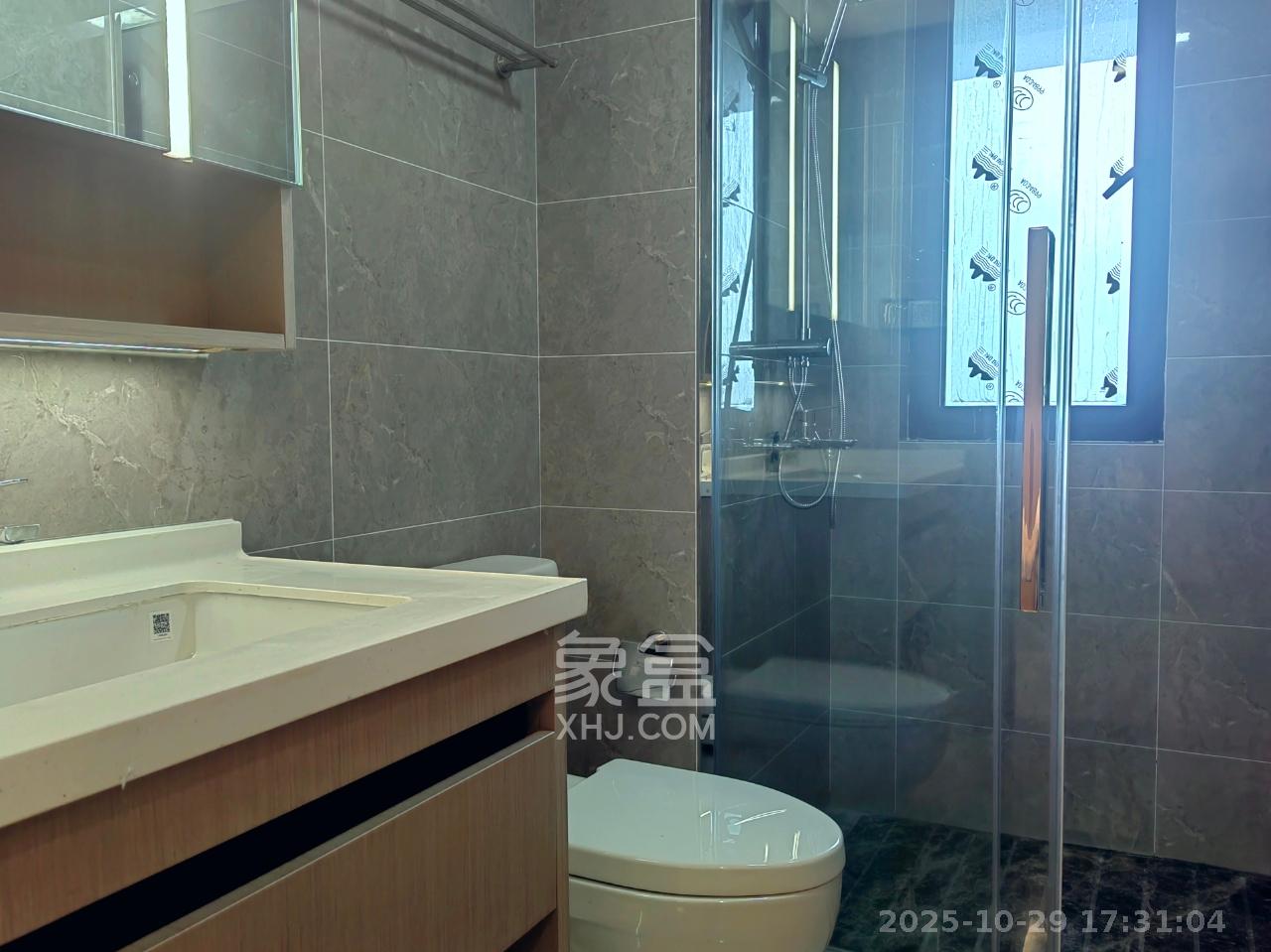 东原麓印长江A区  4室2厅2卫    4500.0元/月室内图