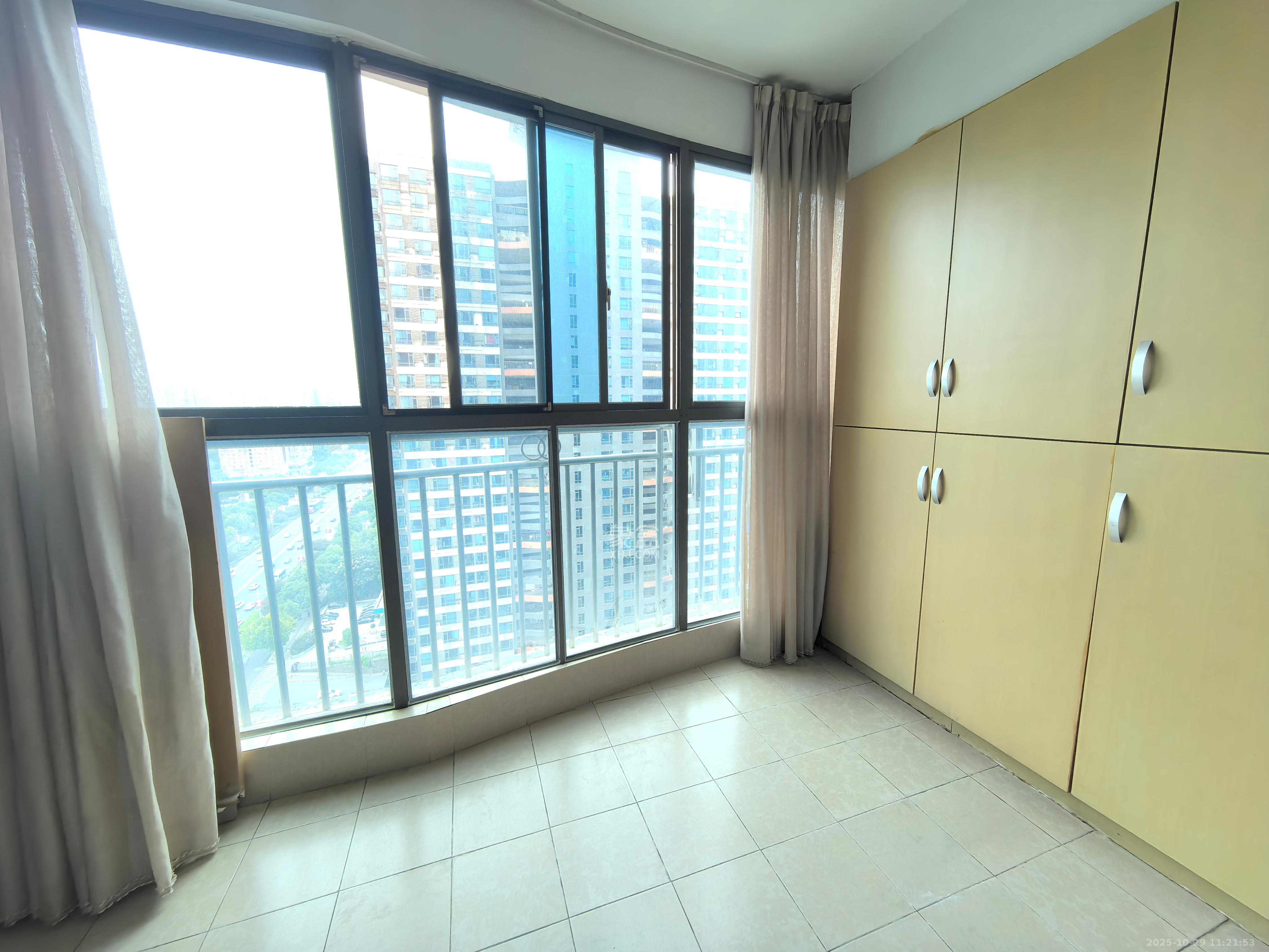 BOBO天下城（CTA财富中心）  3室2厅1卫    3000.0元/月室内图