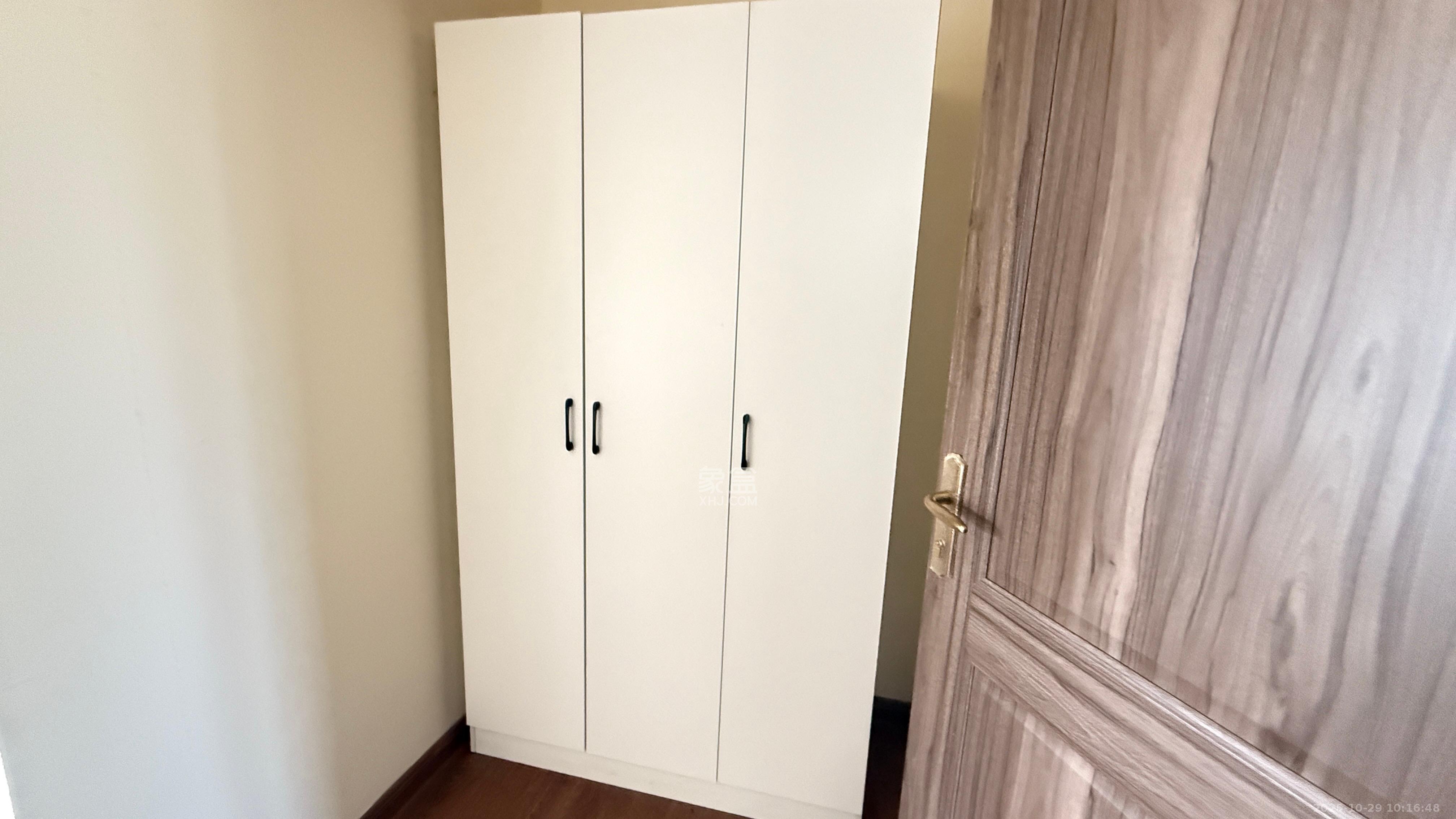 碧桂园大学印象一期  4室2厅1卫    2200.0元/月室内图