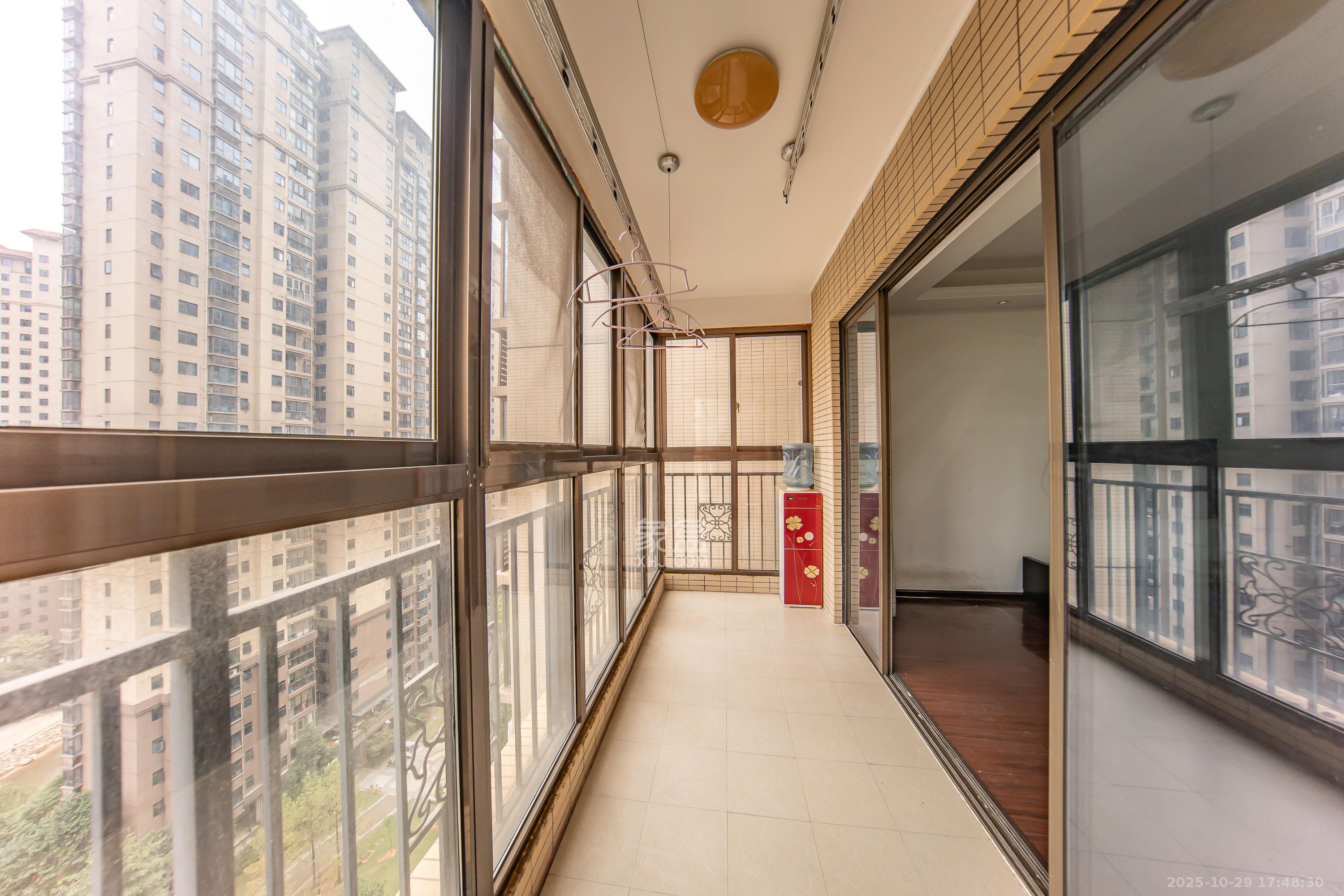 江山帝景哈佛  4室4厅1卫    126.0万阳台