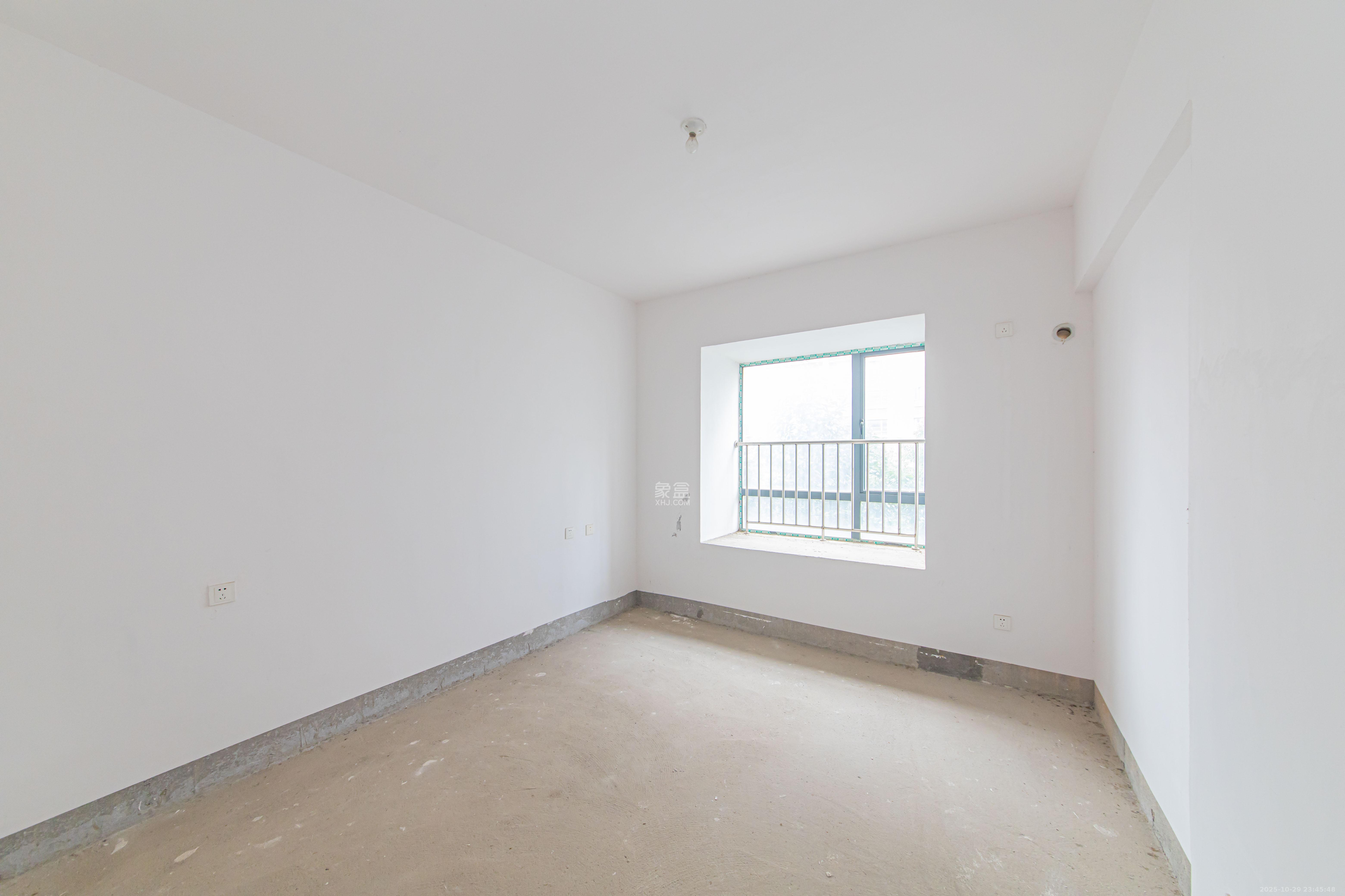 和美星城  4室2厅2卫    110.0万卧室