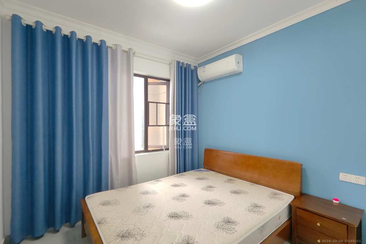 长燃润和天地(长润小区印湘江)  4室2厅2卫    2400.0元/月 长燃润和天地(长润小区印湘江)  4室2厅2卫    2400.0元/月室内图