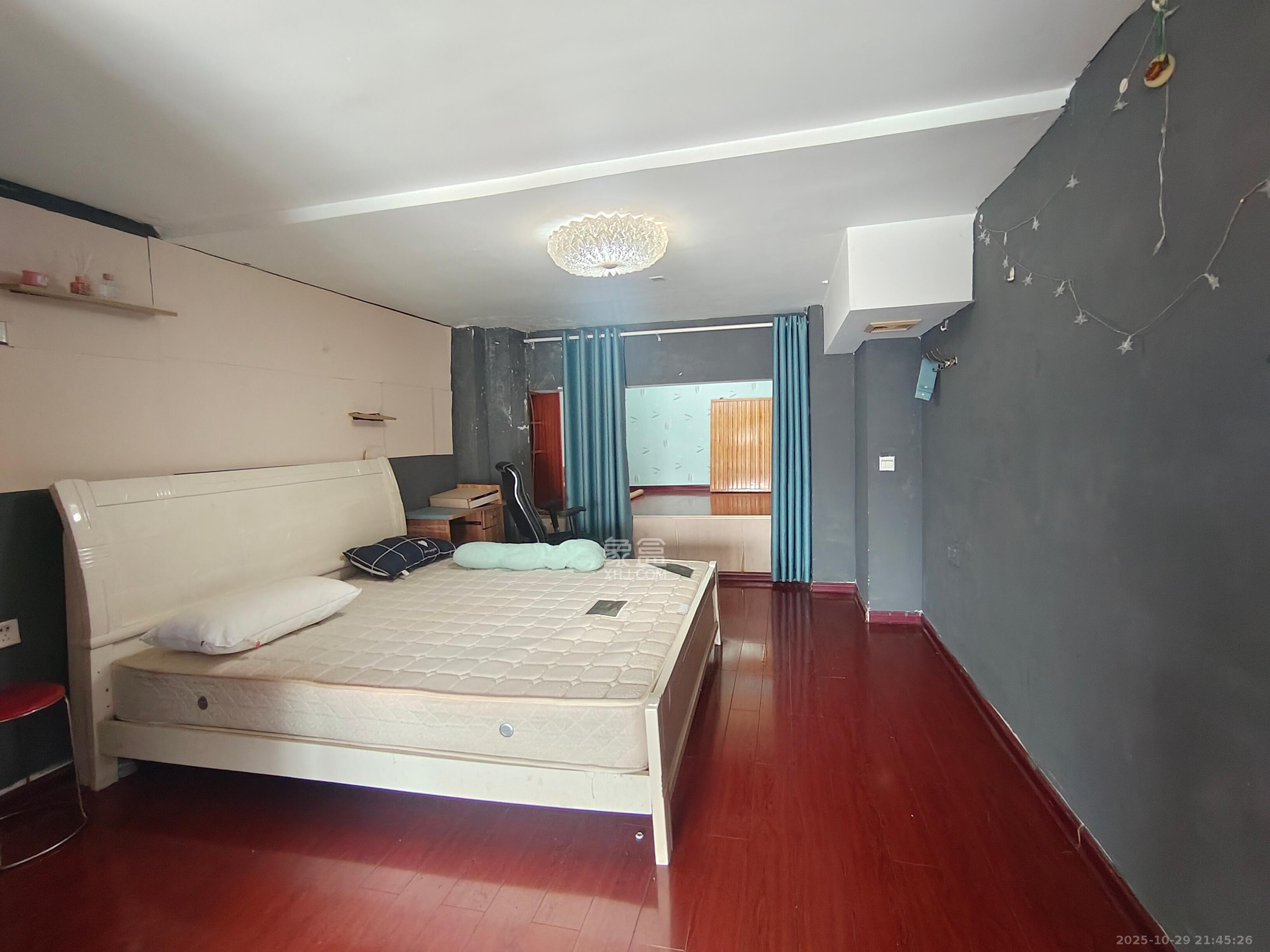 他城(天鸿时代公寓) 2室1厅1卫 1400.0元/月 他城(天鸿时代公寓) 2室1厅1卫 1400.0元/月室内图