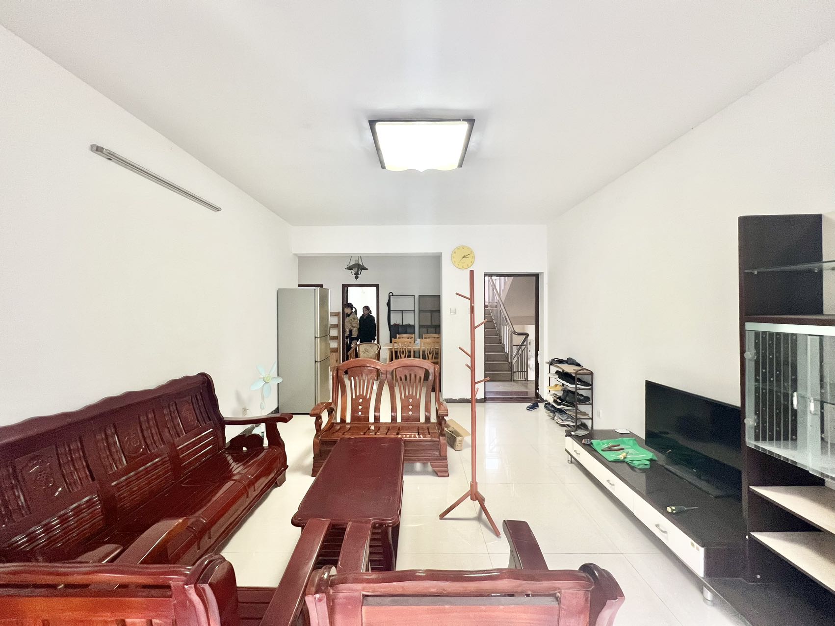 海岛阳光一期  3室2厅2卫    2300.0元/月室内图