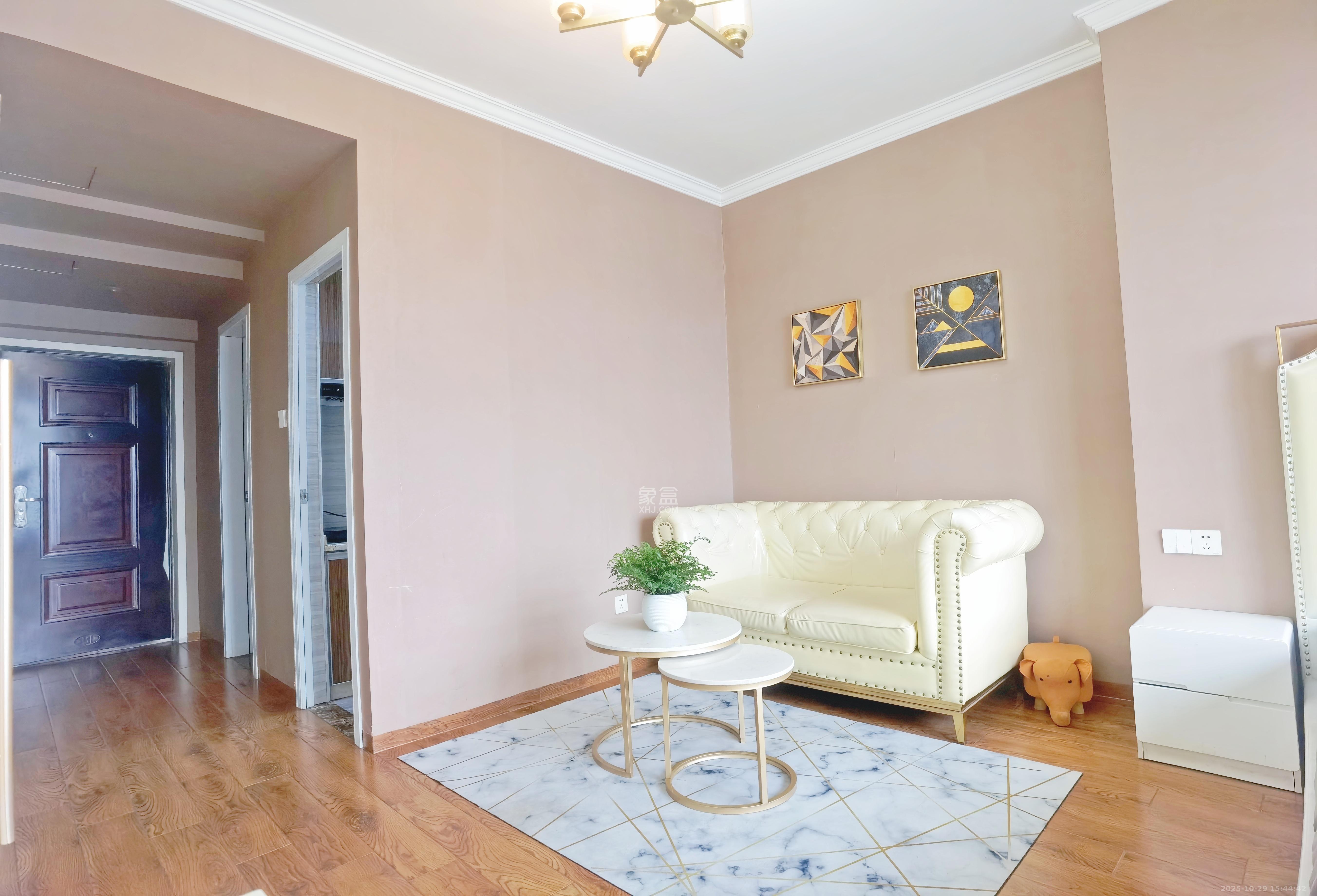 中交里城  1室1厅1卫    1950.0元/月