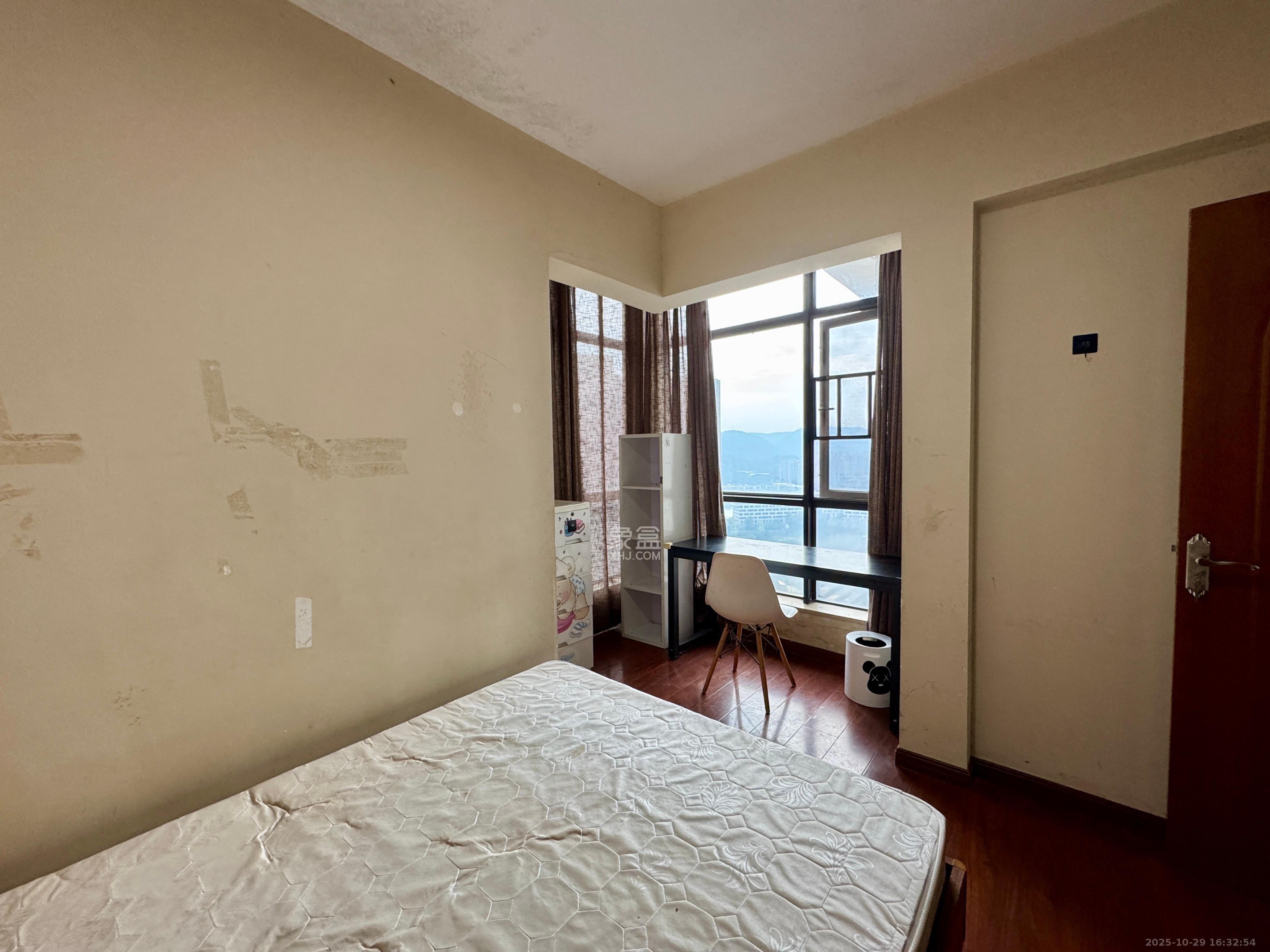 达美D6区  2室1厅1卫    2500.0元/月室内图