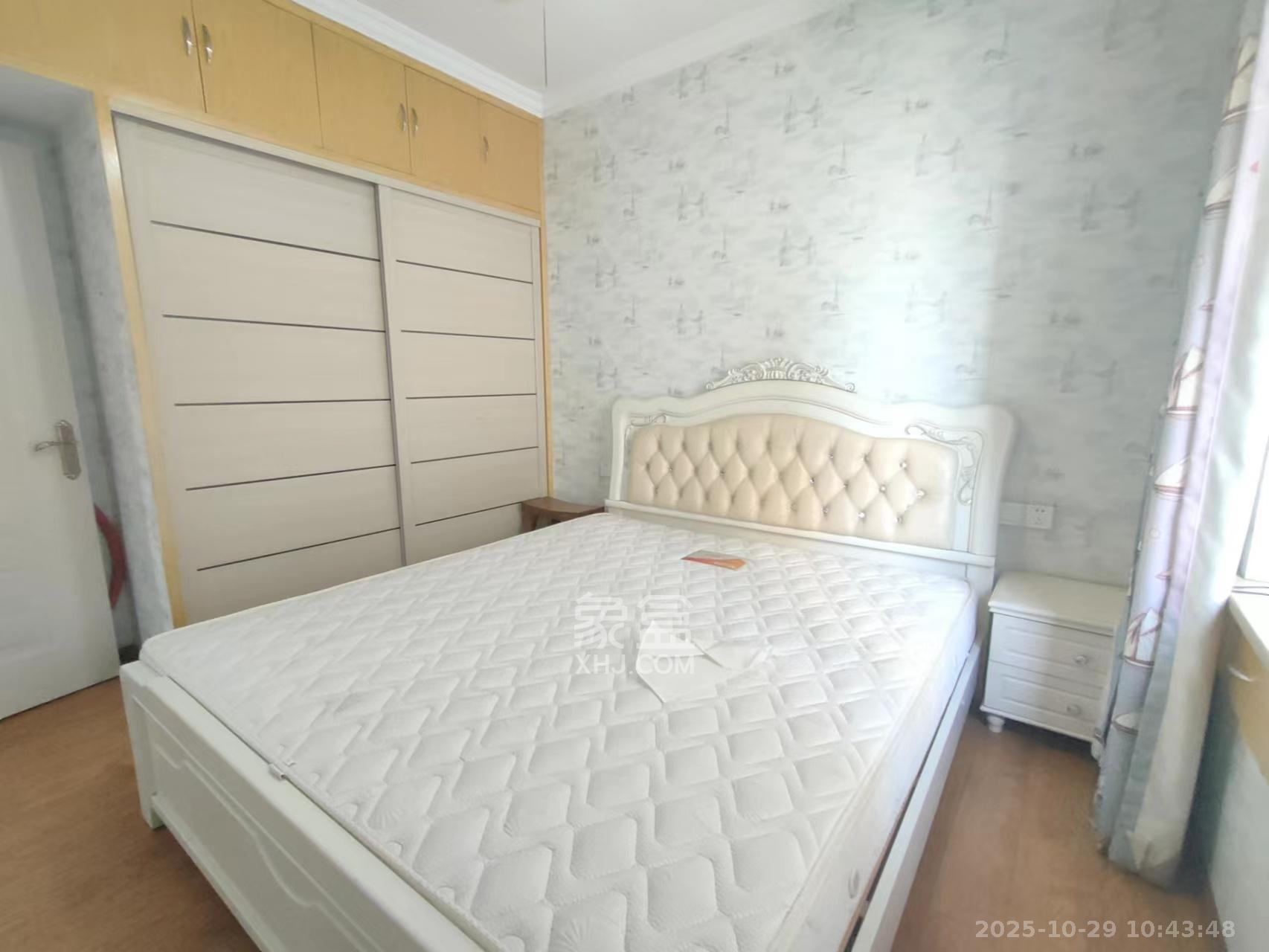 恒广国际景园一二区  2室2厅1卫    2100.0元/月 恒广国际景园一二区  2室2厅1卫    2100.0元/月室内图