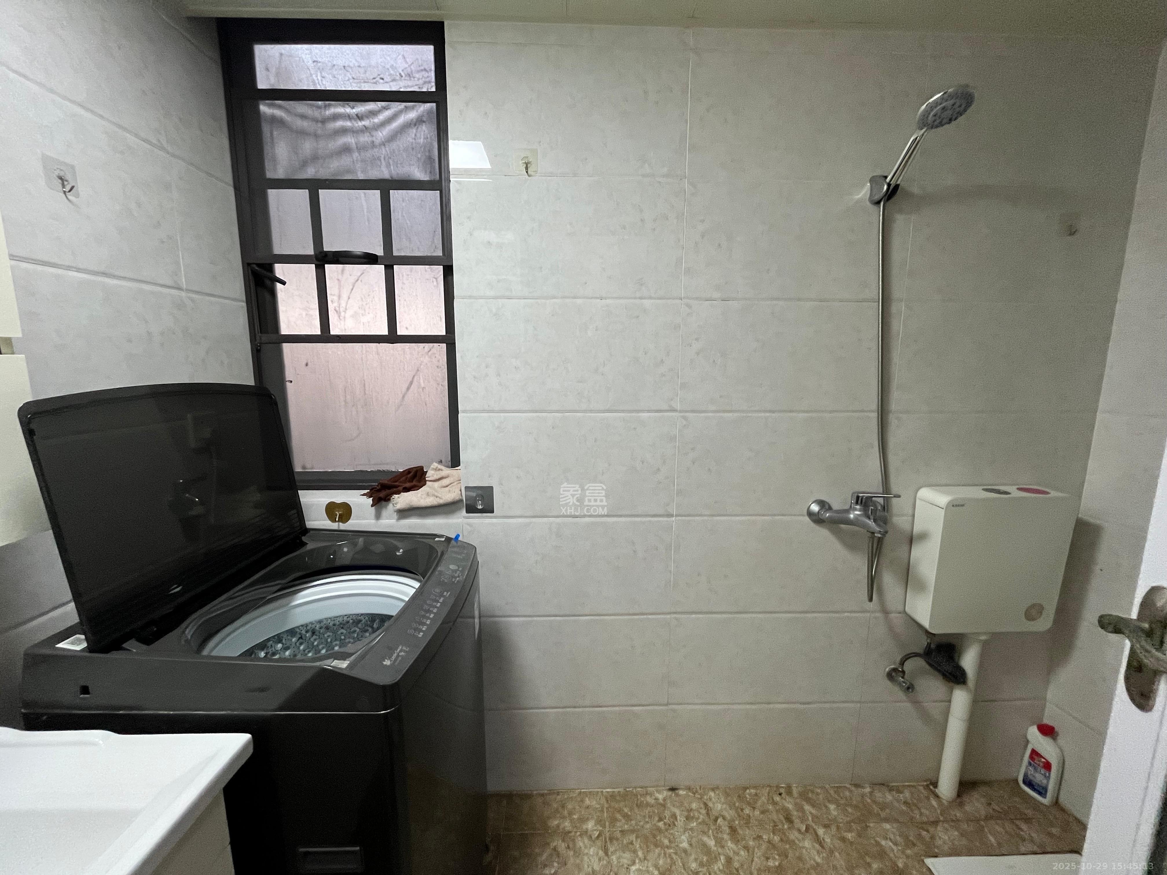 绿地之窗 3室1厅1卫 1900.0元/月 绿地之窗 3室1厅1卫 1900.0元/月室内图