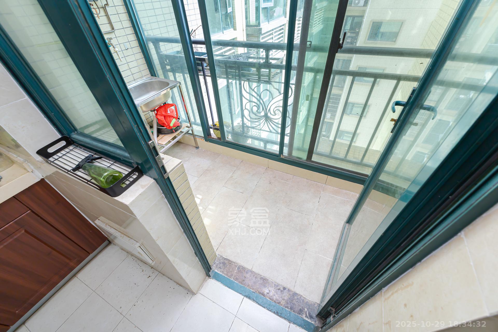 恒大名都 2室2厅1卫 48.0万 恒大名都 2室2厅1卫 48.0万阳台