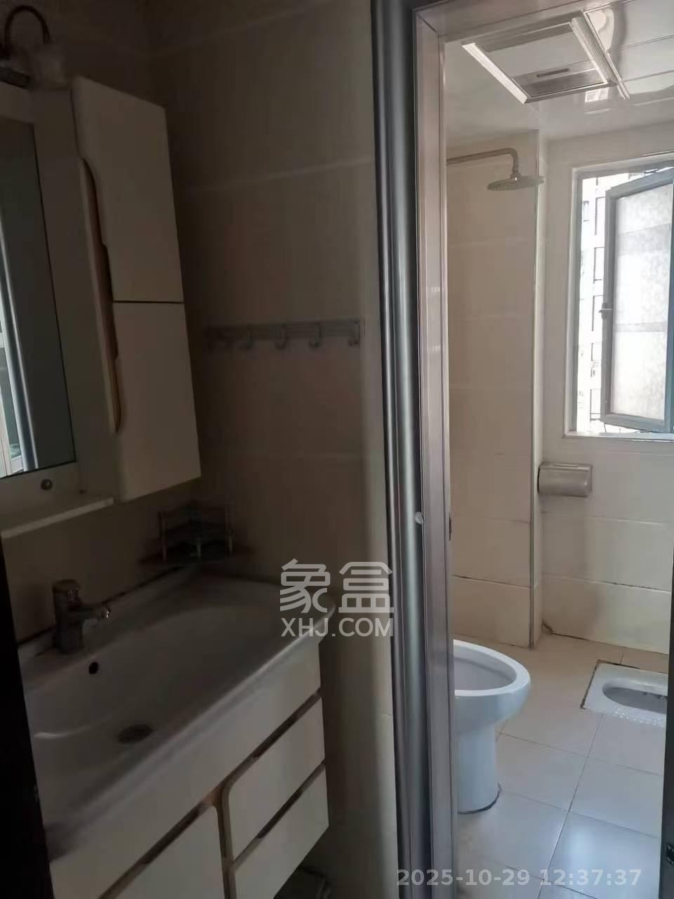 荣盛花语馨苑  1室2厅1卫    2600.0元/月室内图