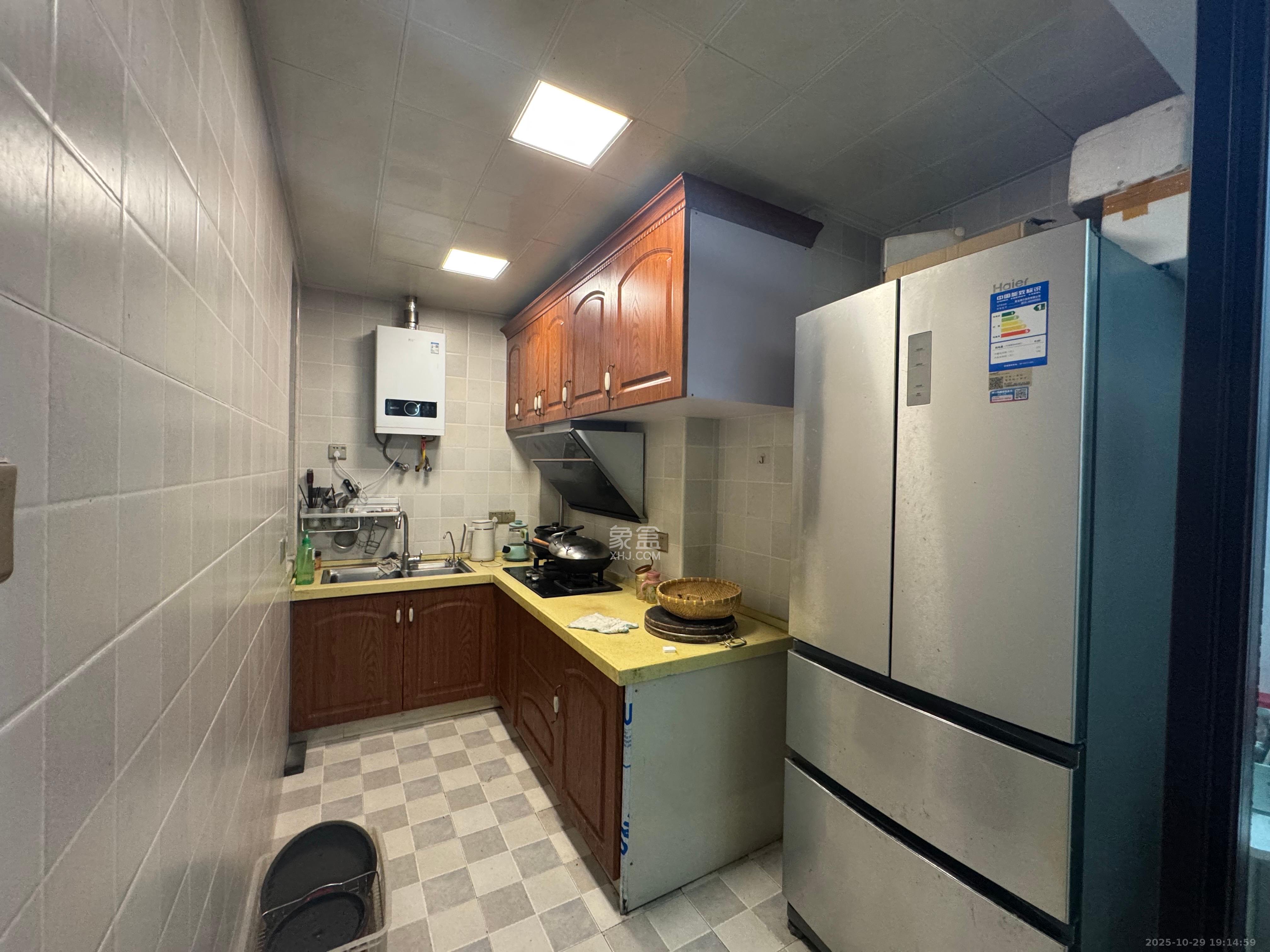 新城国际花都  2室2厅1卫    1500.0元/月 新城国际花都  2室2厅1卫    1500.0元/月室内图