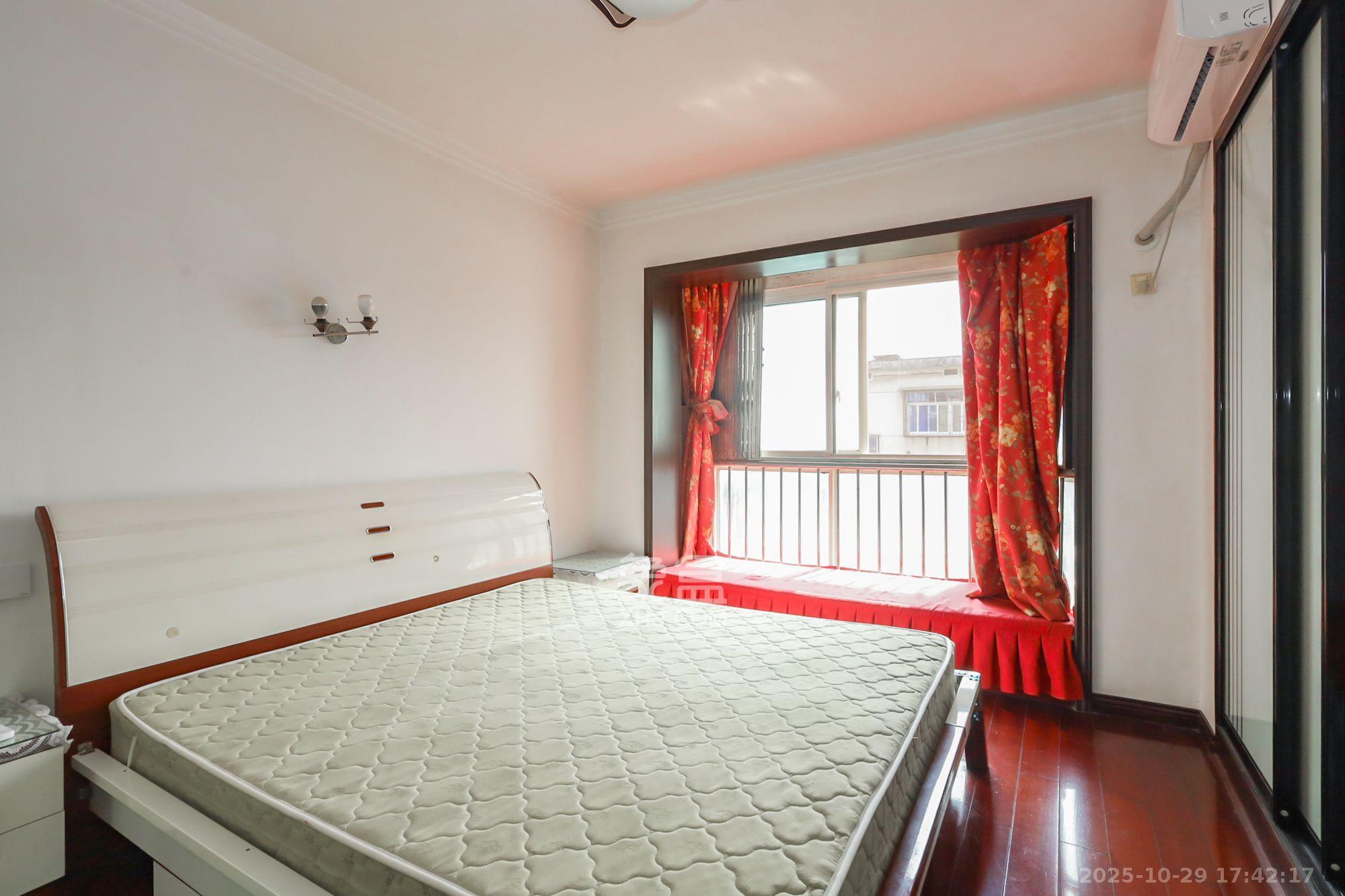 金色山庄  2室2厅1卫    2200.0元/月 金色山庄  2室2厅1卫    2200.0元/月室内图