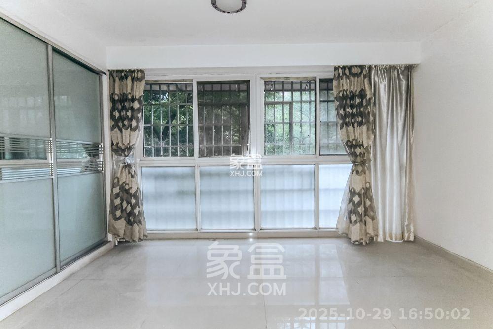 四季星城  3室2厅2卫    1700.0元/月室内图