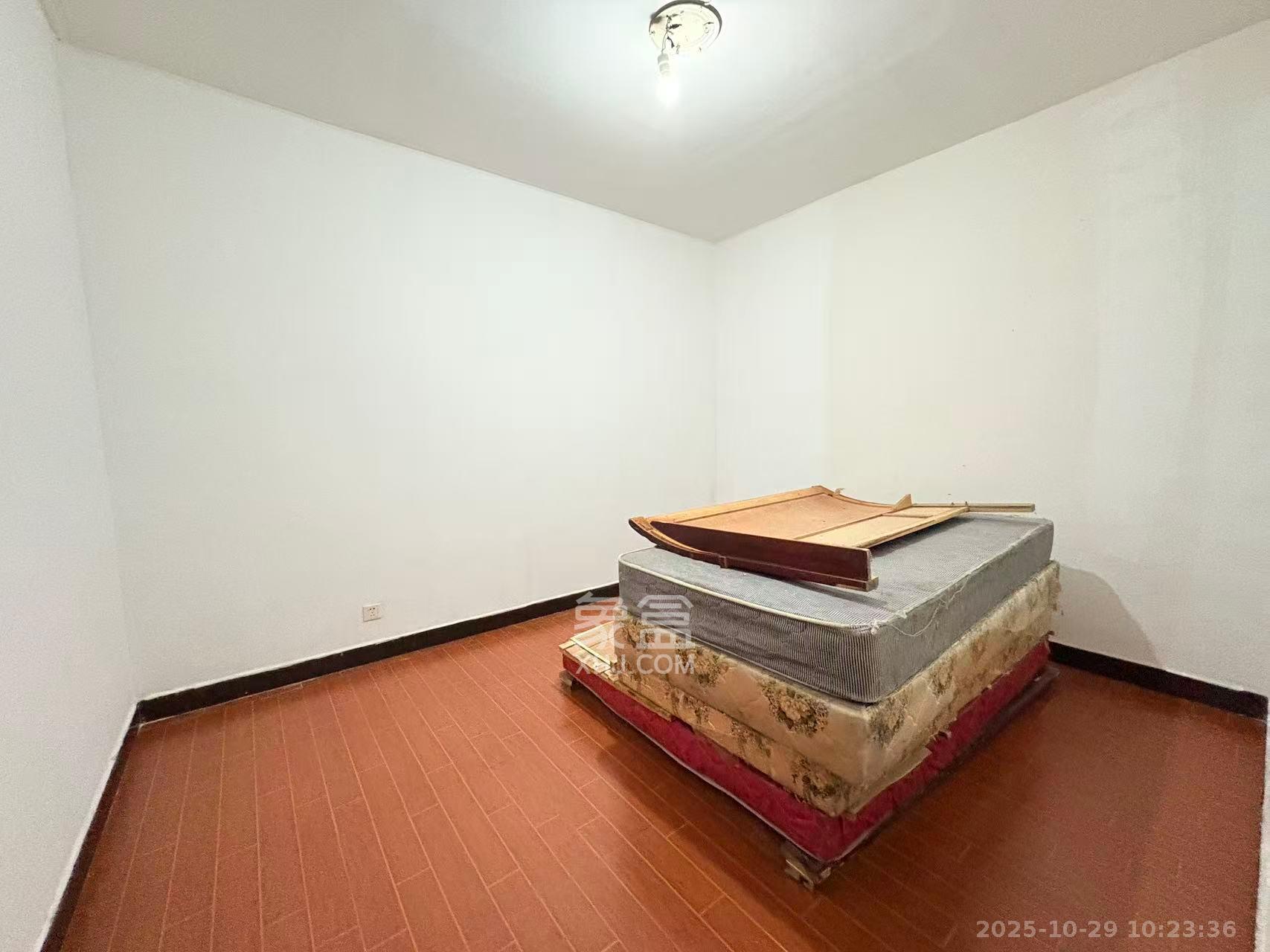 星沙国际物流园/泉星社区  3室2厅2卫    1200.0元/月 星沙国际物流园/泉星社区  3室2厅2卫    1200.0元/月室内图