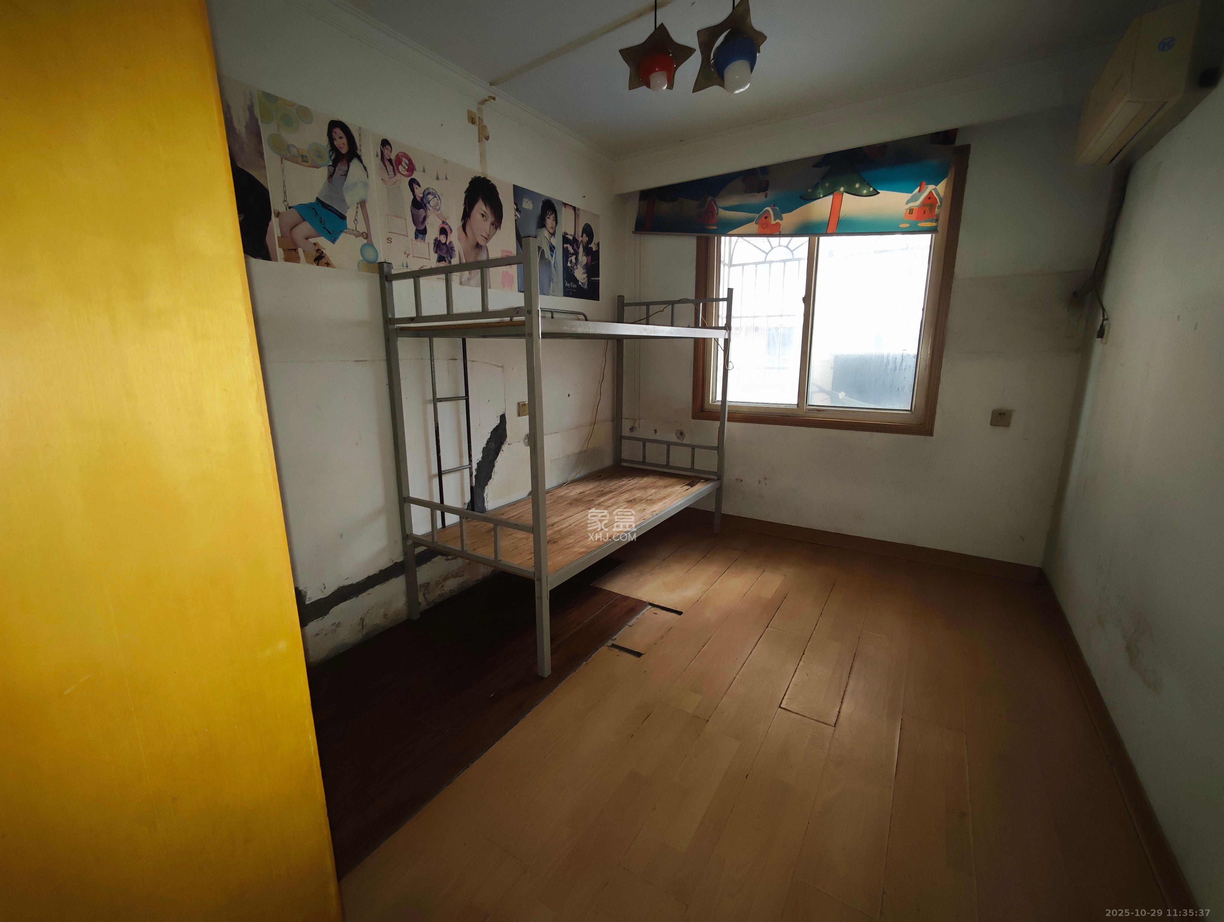 戥子桥散盘  4室1厅2卫    1800.0元/月室内图