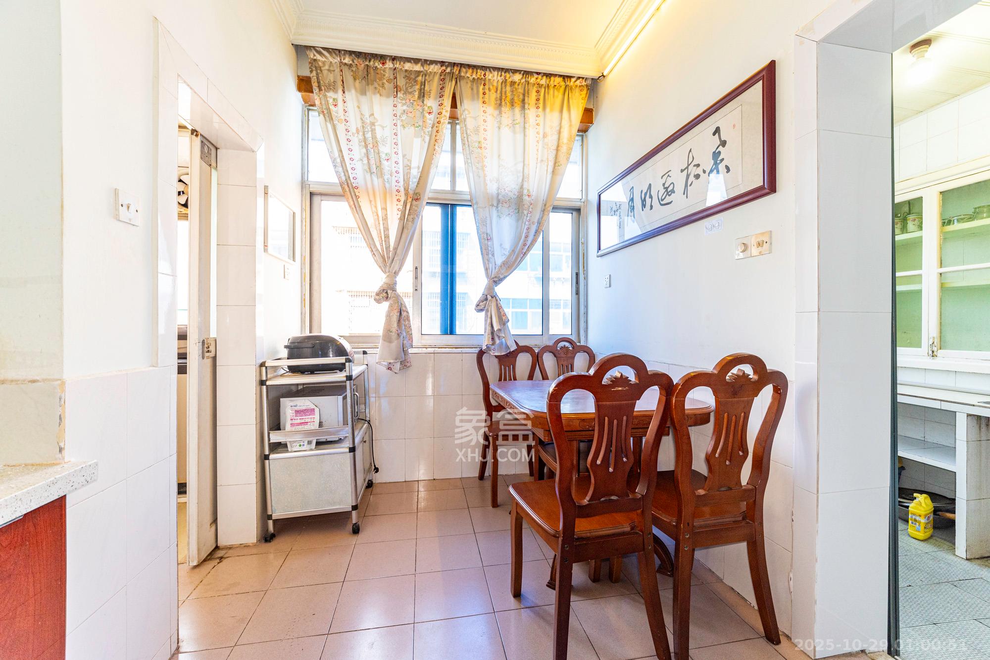 长沙县政府宿舍（星邻南苑）  2室2厅1卫    43.8万客厅