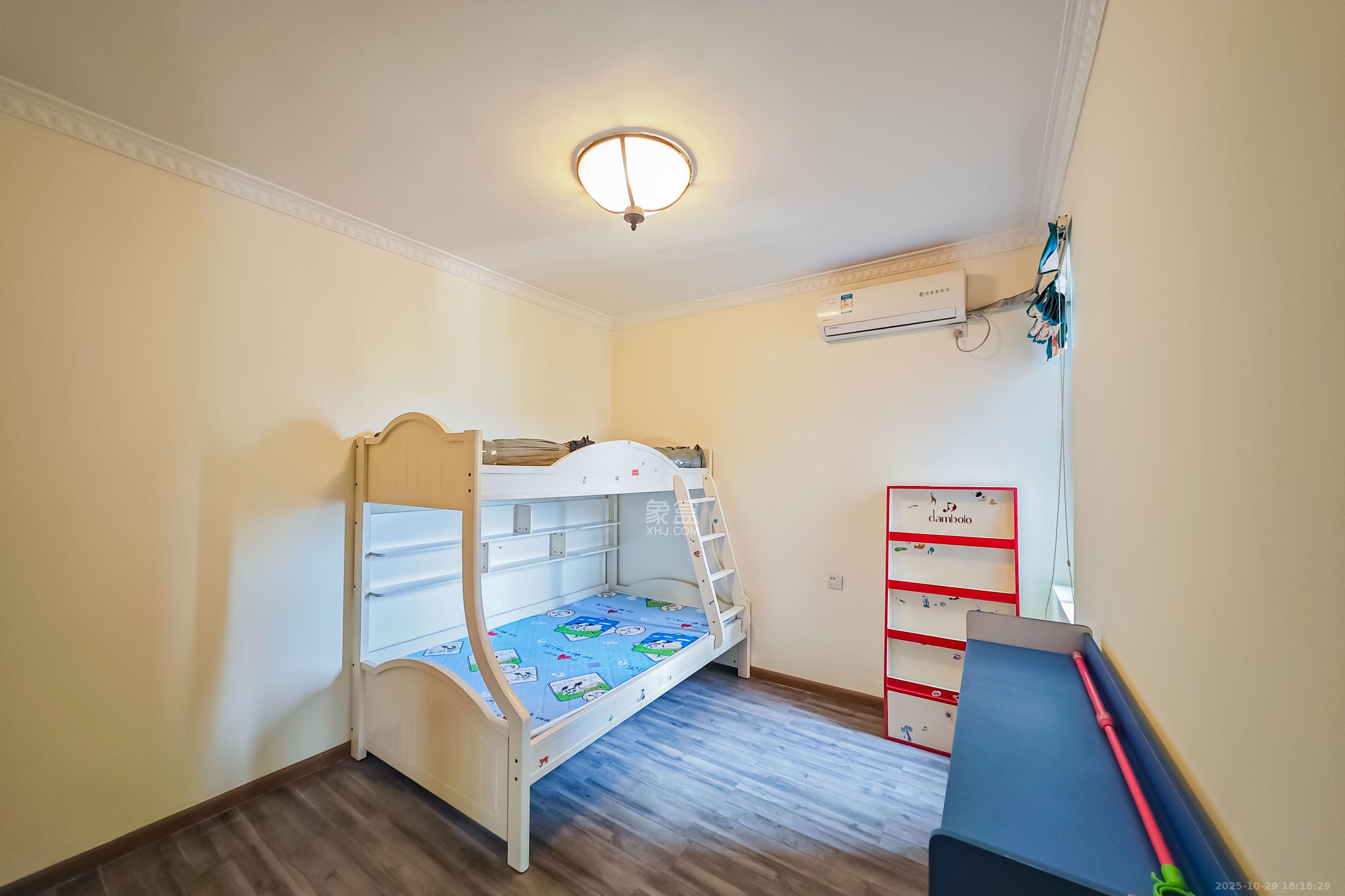 融科东南海  2室1厅1卫    79.0万卧室