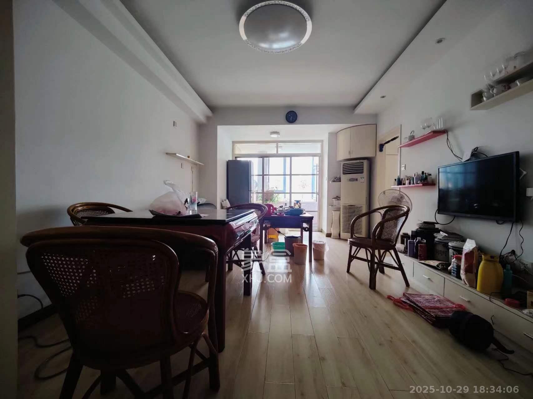 东一国际  1室0厅0卫    2000.0元/月