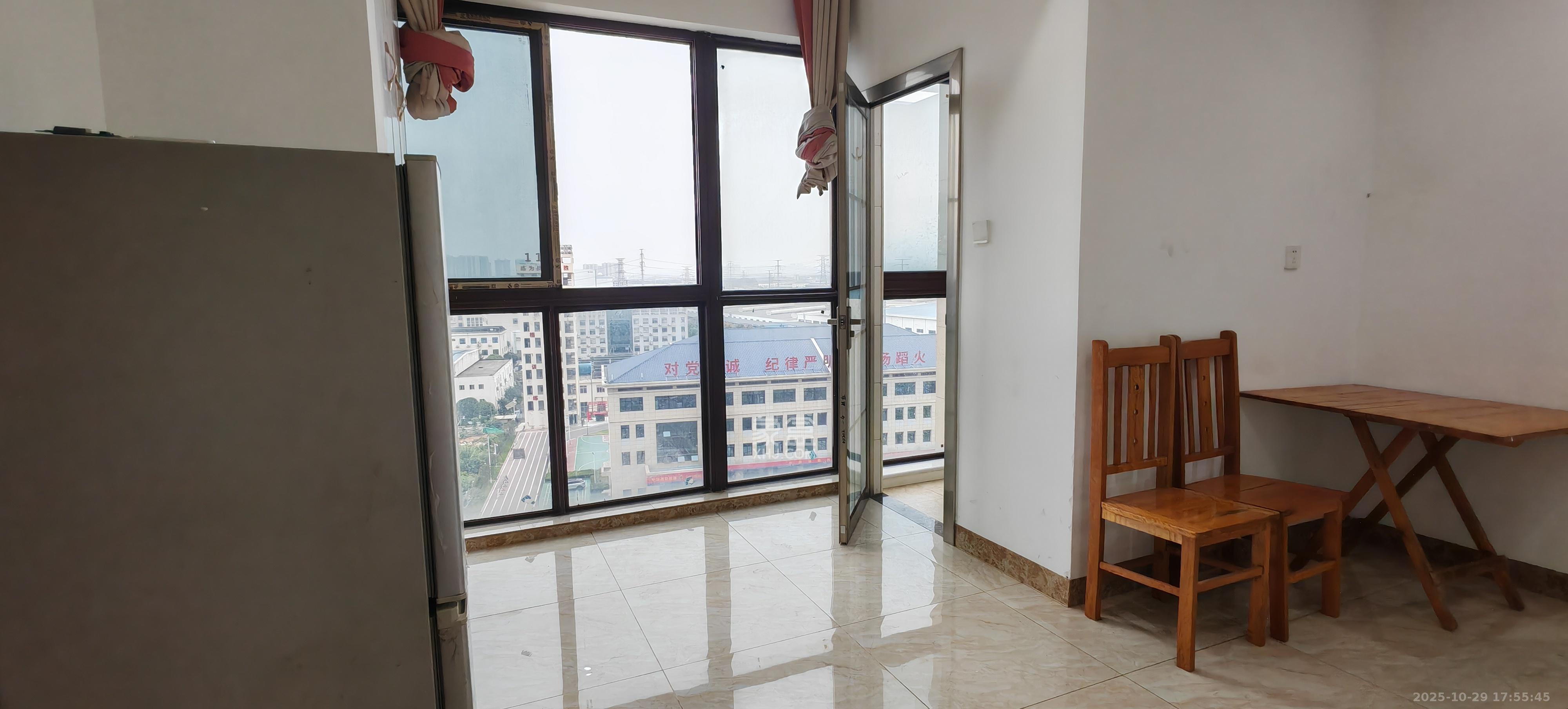 东方美地  2室1厅1卫    1700.0元/月 东方美地  2室1厅1卫    1700.0元/月