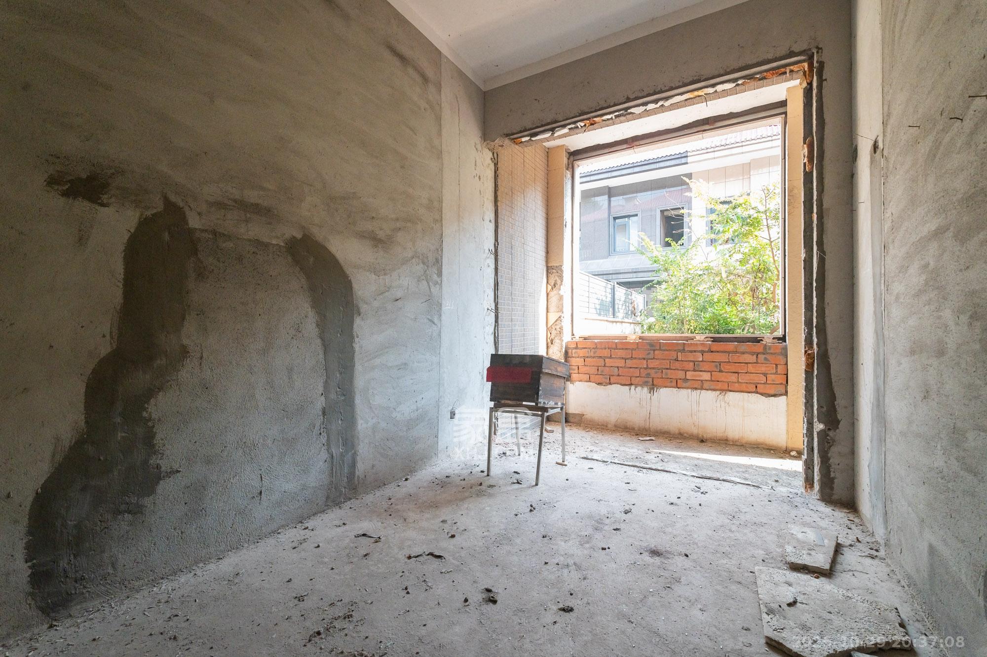 深业睿城  5室3厅4卫    520.0万 深业睿城  5室3厅4卫    520.0万其他