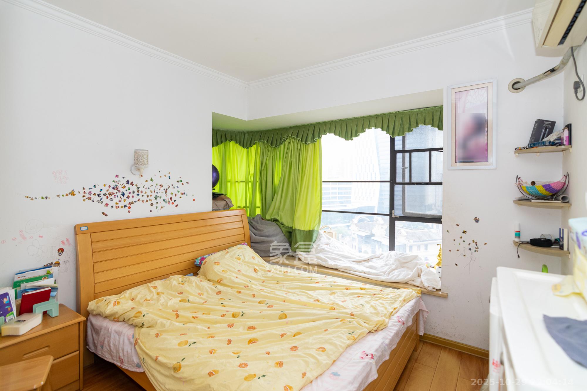 润和紫郡一期  3室2厅2卫    72.0万卧室