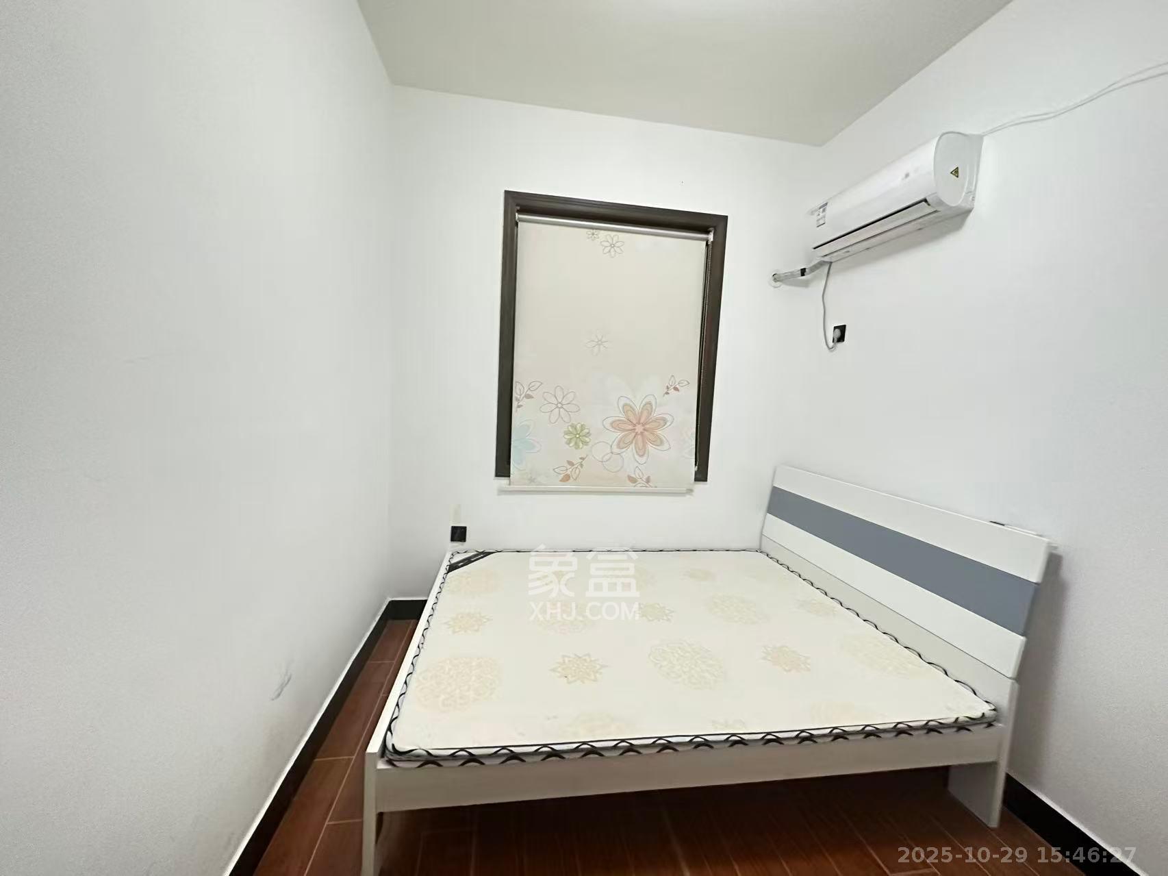 石岭小区A区  2室2厅1卫    1800.0元/月 石岭小区A区  2室2厅1卫    1800.0元/月室内图