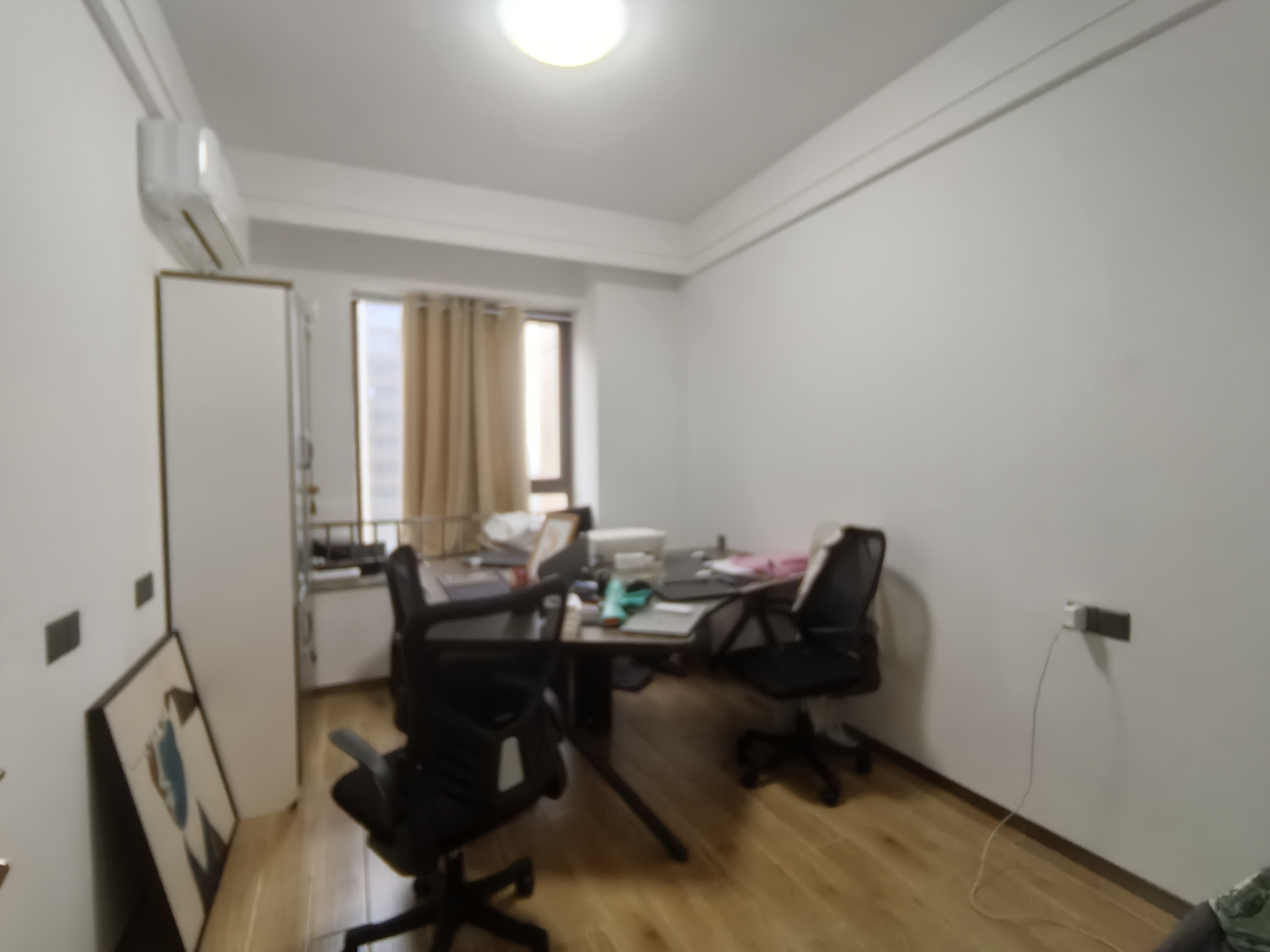 海航豪庭南苑  3室2厅2卫    4200.0元/月室内图