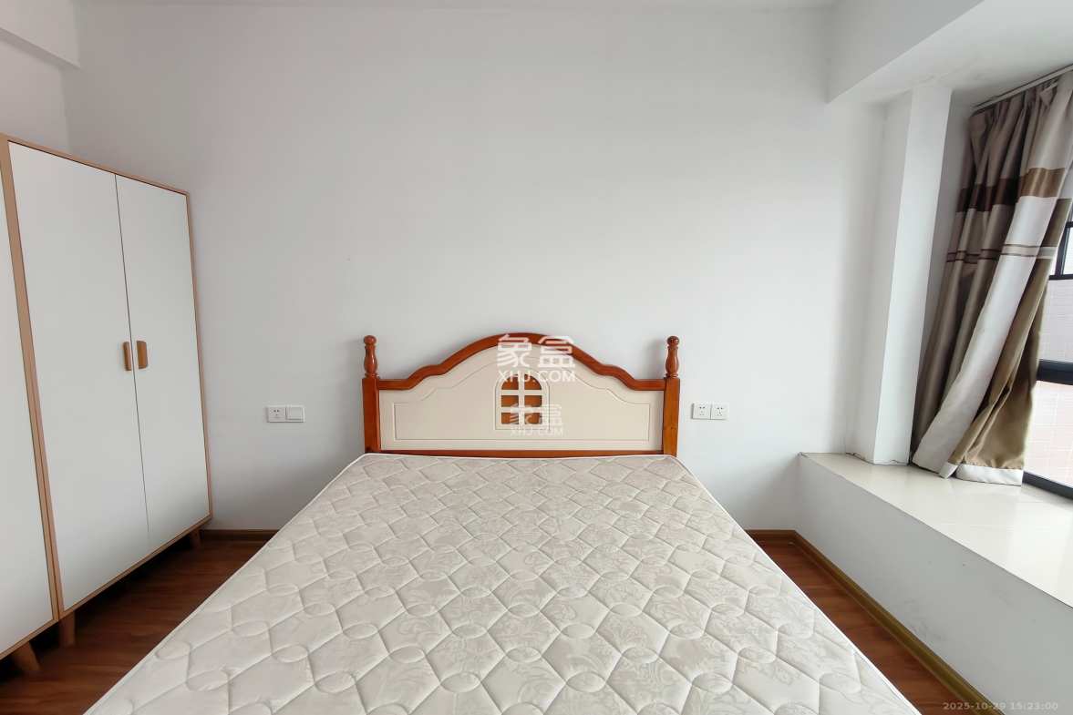 盛世耀凯 3室2厅2卫 2600.0元/月 盛世耀凯 3室2厅2卫 2600.0元/月室内图