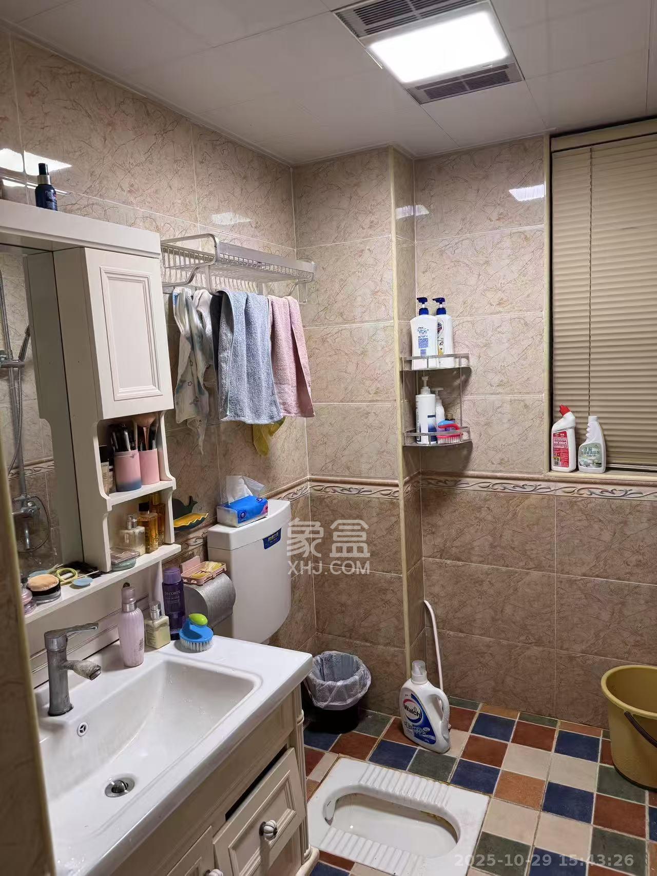 蓝光幸福满庭  2室2厅1卫    2600.0元/月室内图